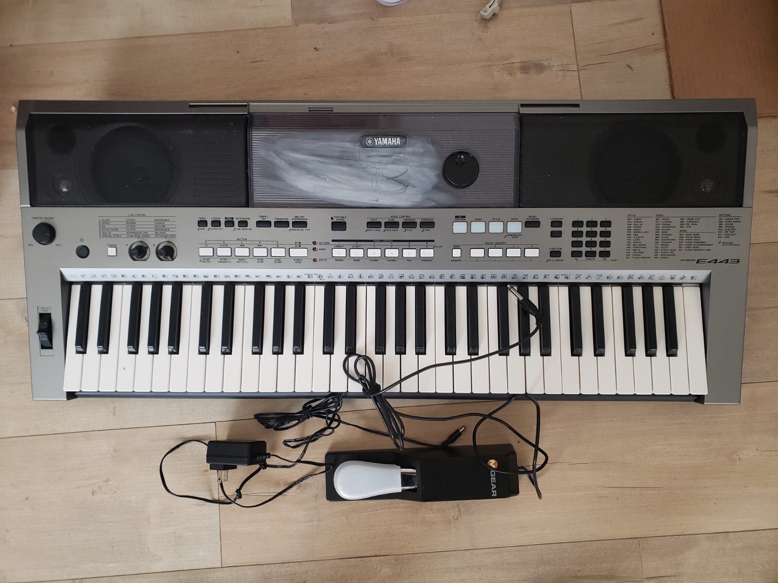 keyboard Piano yamaha psr e443 READ
