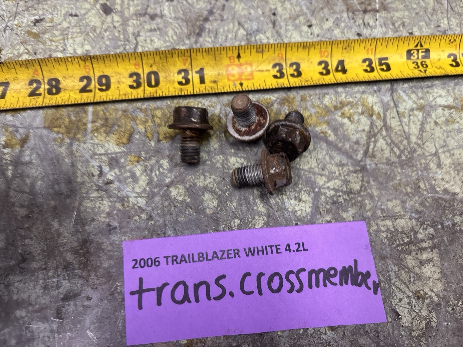 02-09 Trailblazer Transmission Cross Member Short Bolts Set Of 4