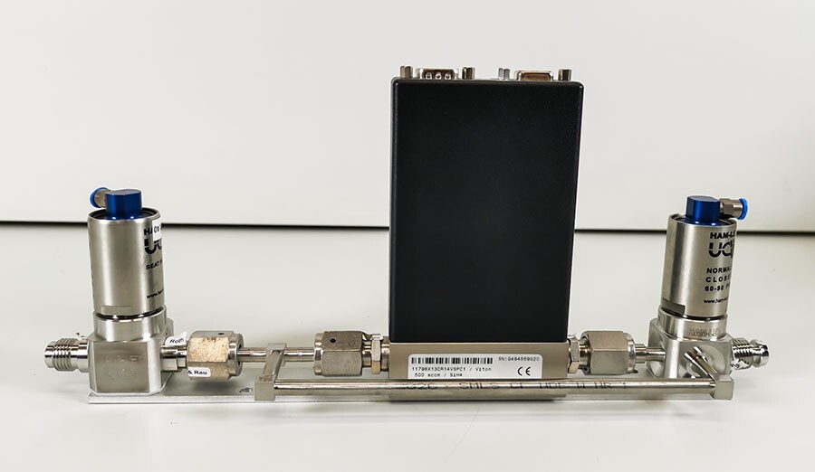 MKS 1179BX13CR14VSPC1 + HAM-LET HM30-4VKLC + HM20 MASS-FLO CONTROLLER