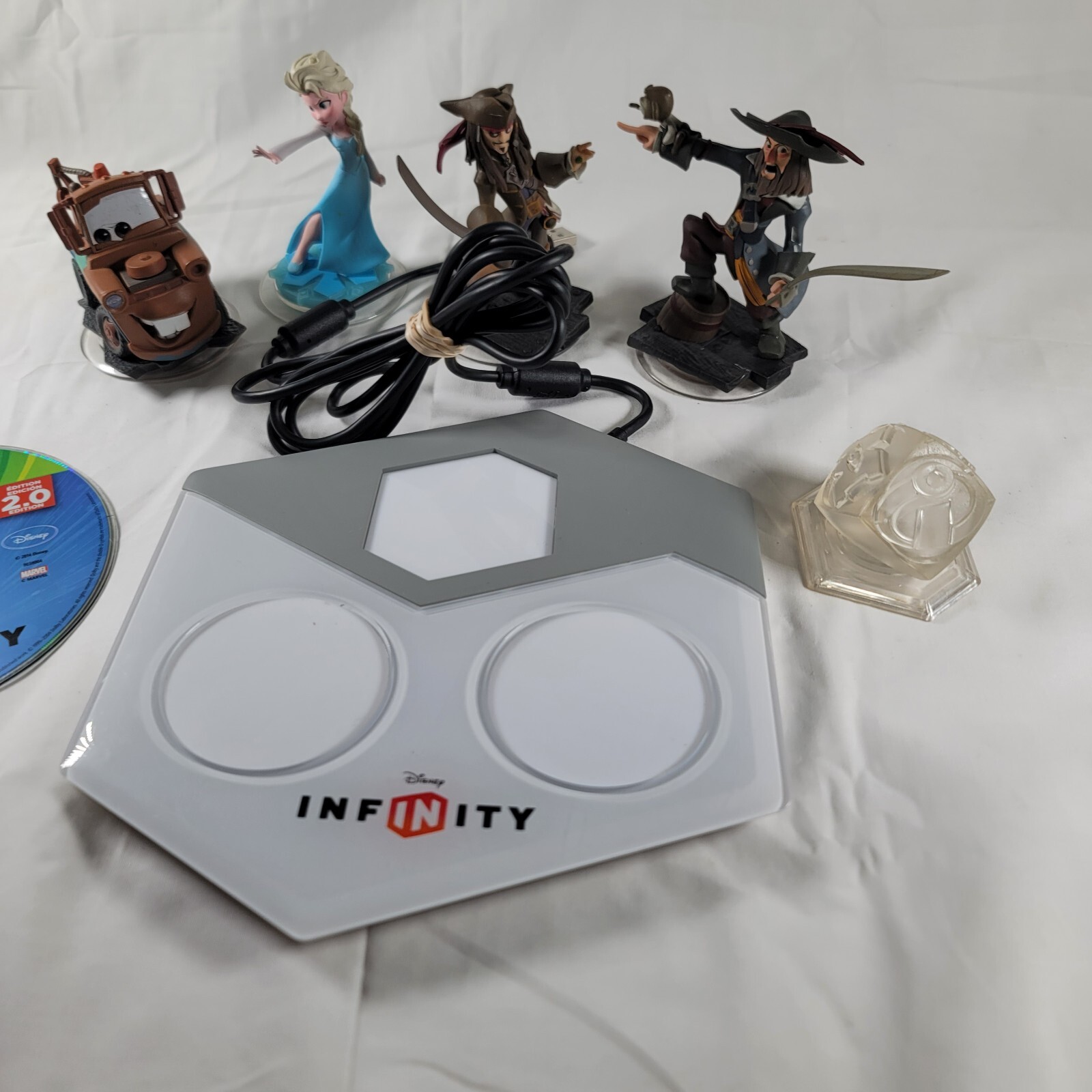 Disney Infinity Pad Xbox 360 INF-8032385 -W/ Game Disc & 5 Figures Assorted