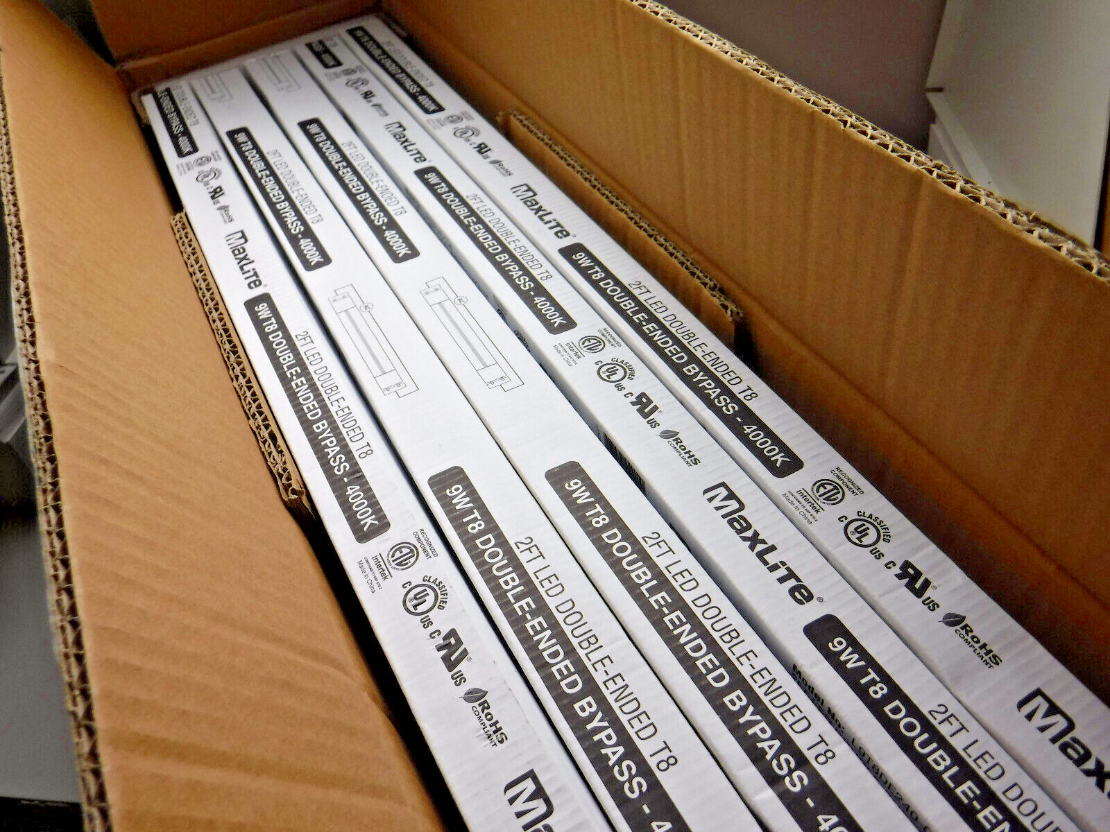 25 MaxLite L9T8DE240-CG4 Single 24" 9 Watt Double-Ended Bypass 4000k