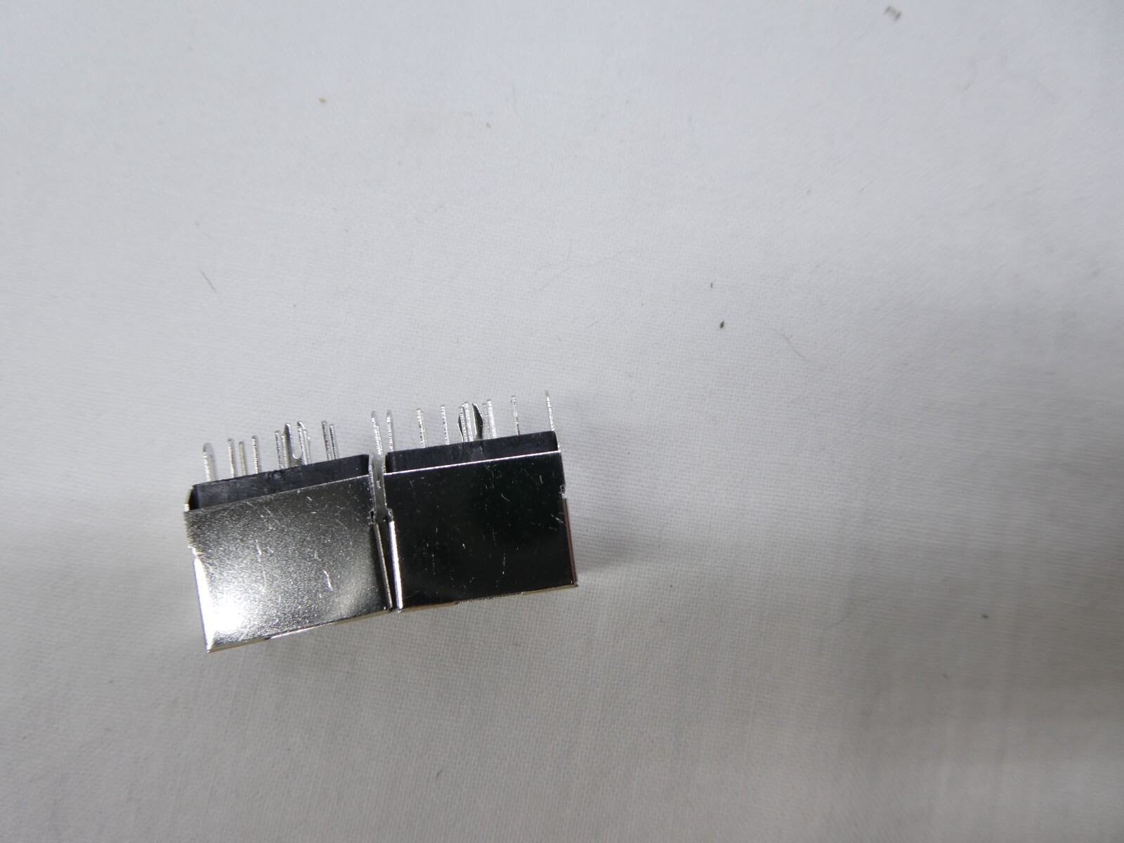 9 Pin Female Mini Din Socket Shield Right Angle A/V Connector Sega Genesis X2