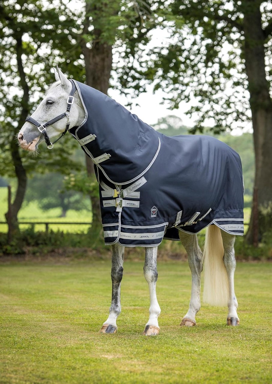 LeMieux Arika Featherweight Rug 0g Lite Turnout Sheet with Neck - Navy