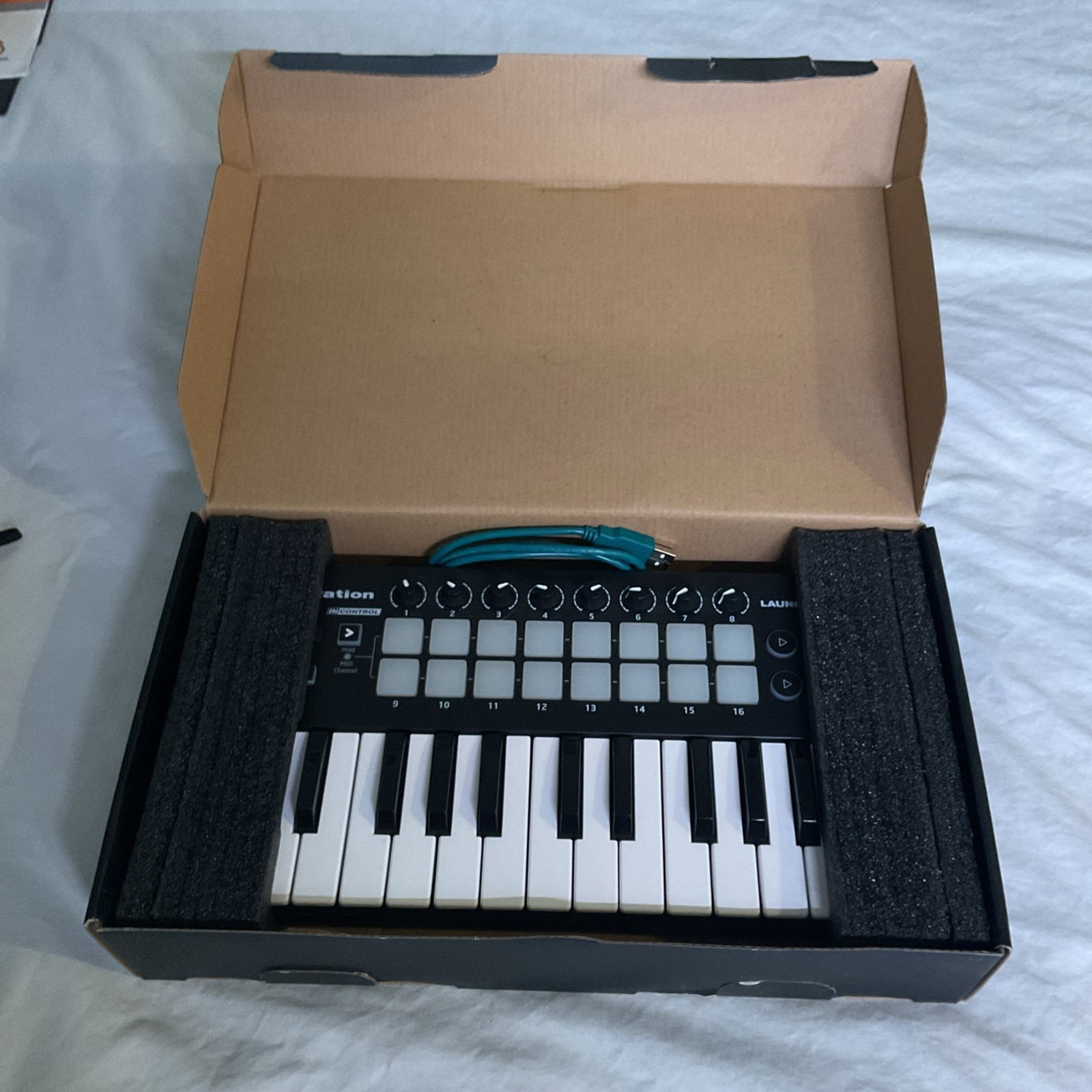 Novation Launchkey Mini MIDI Keyboard - No Manual, USB Cable Included Box