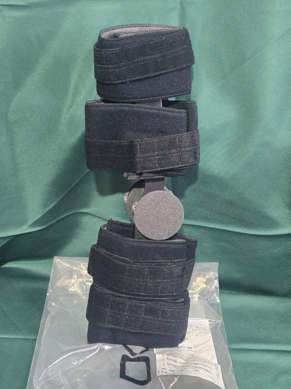 DonJoy Cool X-Act ROM Lite Hinged Right/Left Knee Black ‎11-2161-9