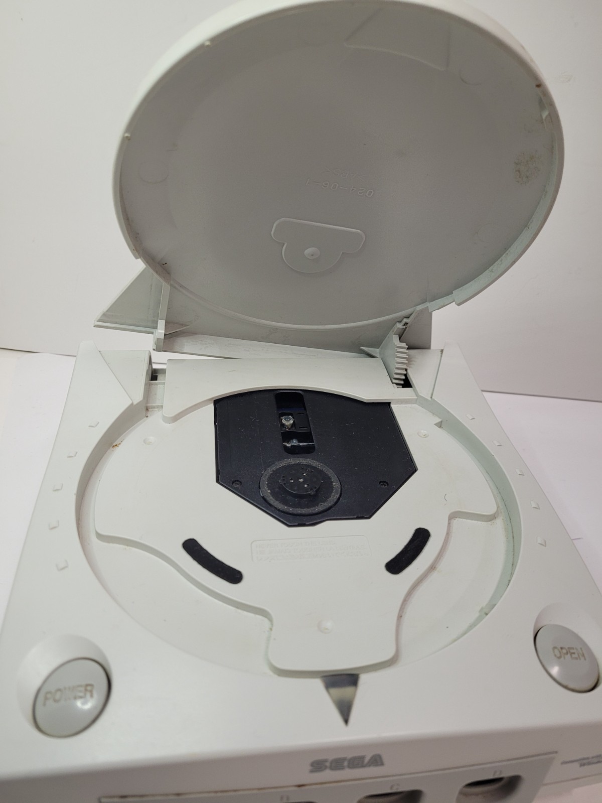 SEGA Dreamcast - FOR PARTS / NO POWER / BROKEN SHELL / AS IS ( B353 )