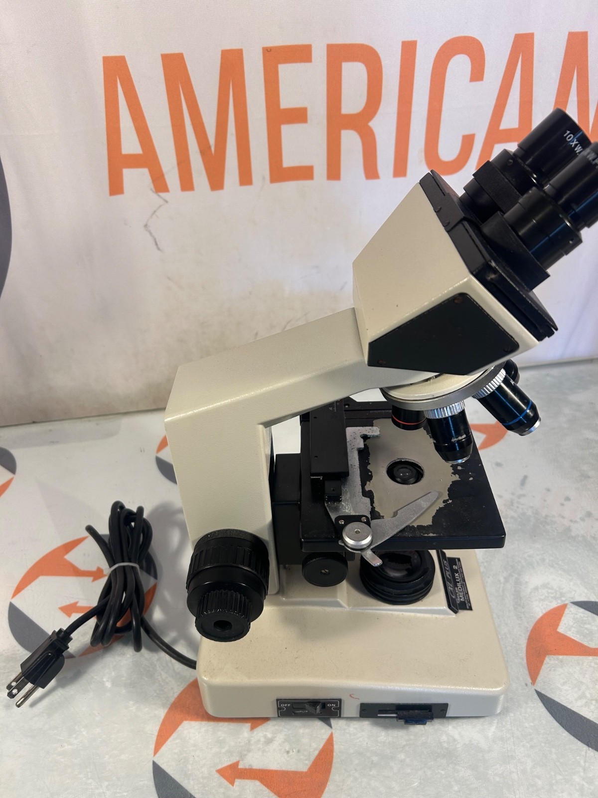 Seiler CXL PLUS Medilux 2 Lab Microscope with 4 lenses