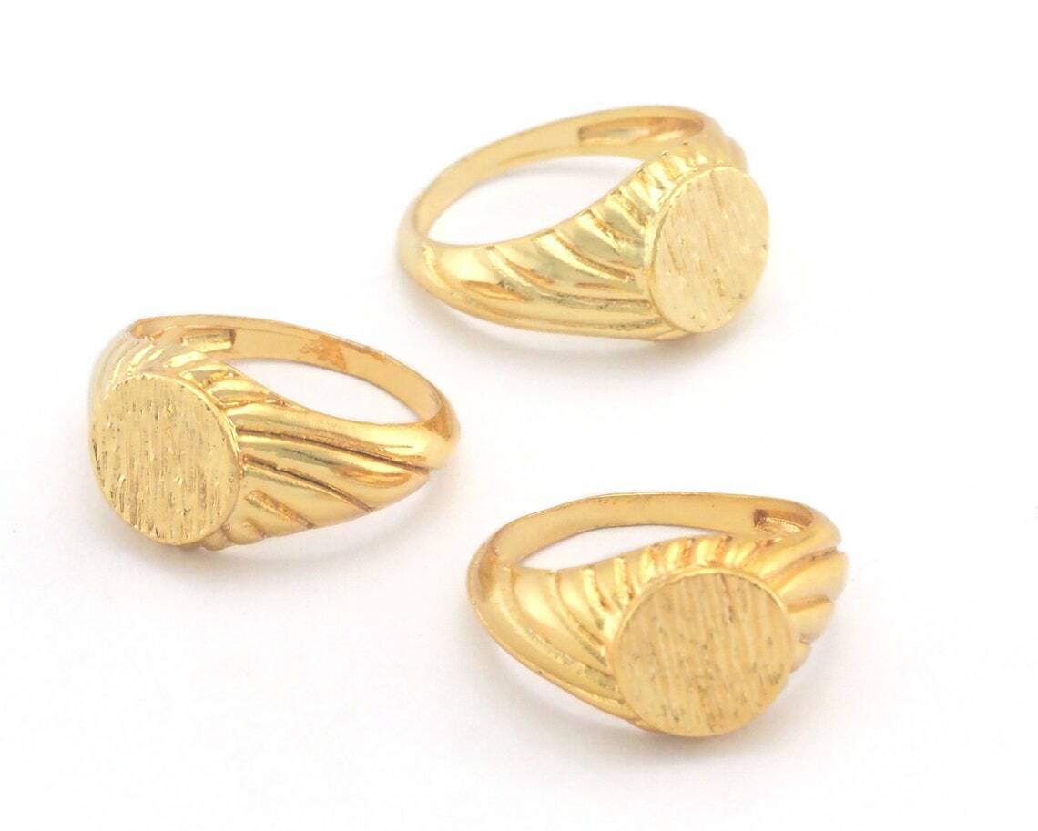 Croissant Signet Ring Blank - Shiny gold plated brass (16.25mm 5.5US size 4392