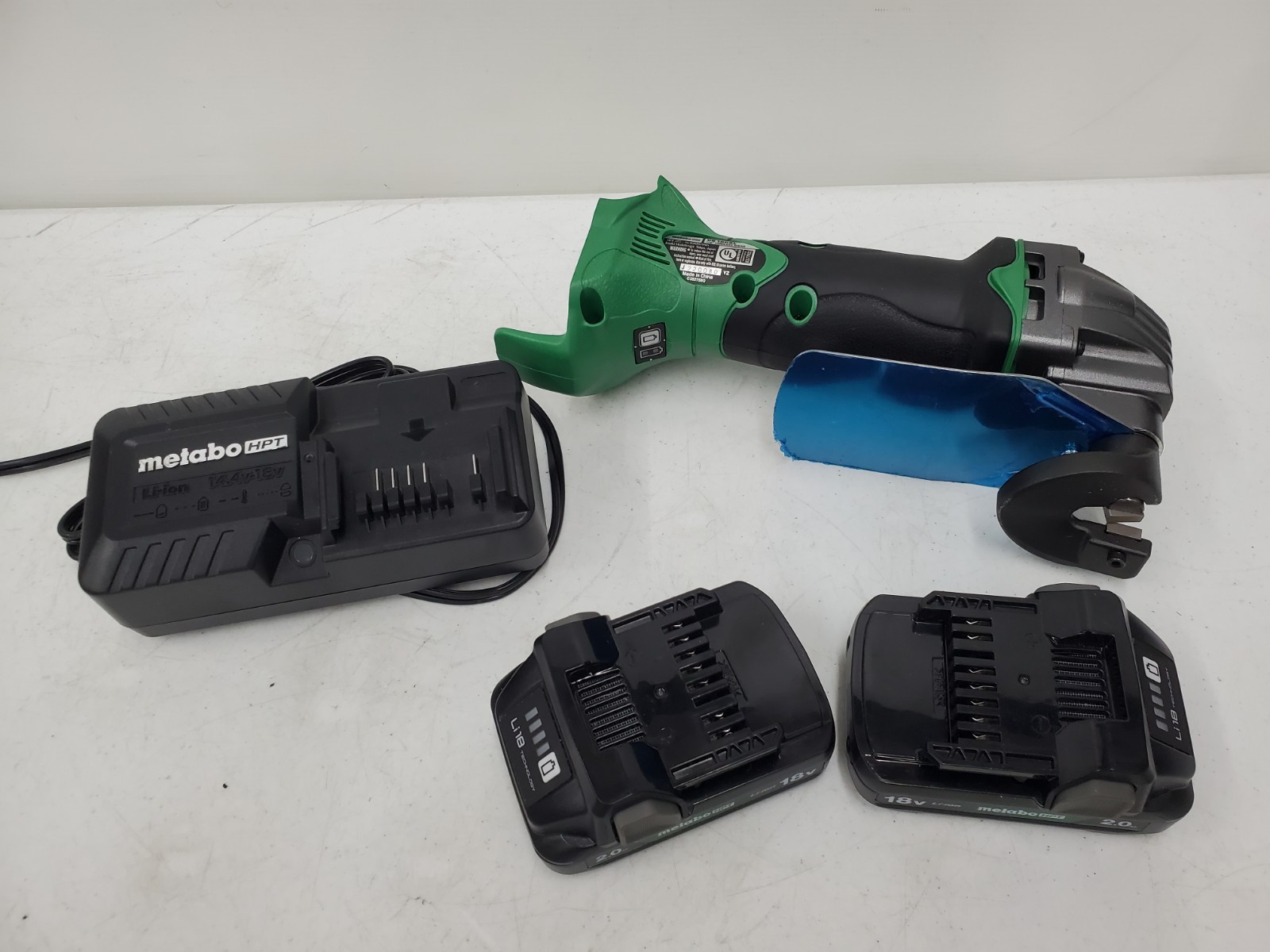METABO CE 18DSL  18V  1/16" Cordless Shear W/ 2 Batts & Chger (134385-3 AO BY35)