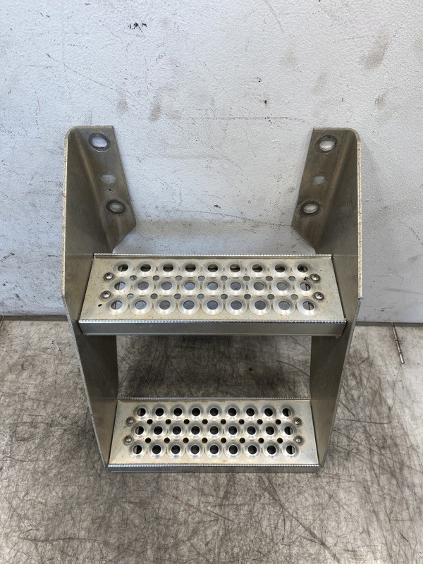 2007 Frame Step for International 9400i (722-10308)
