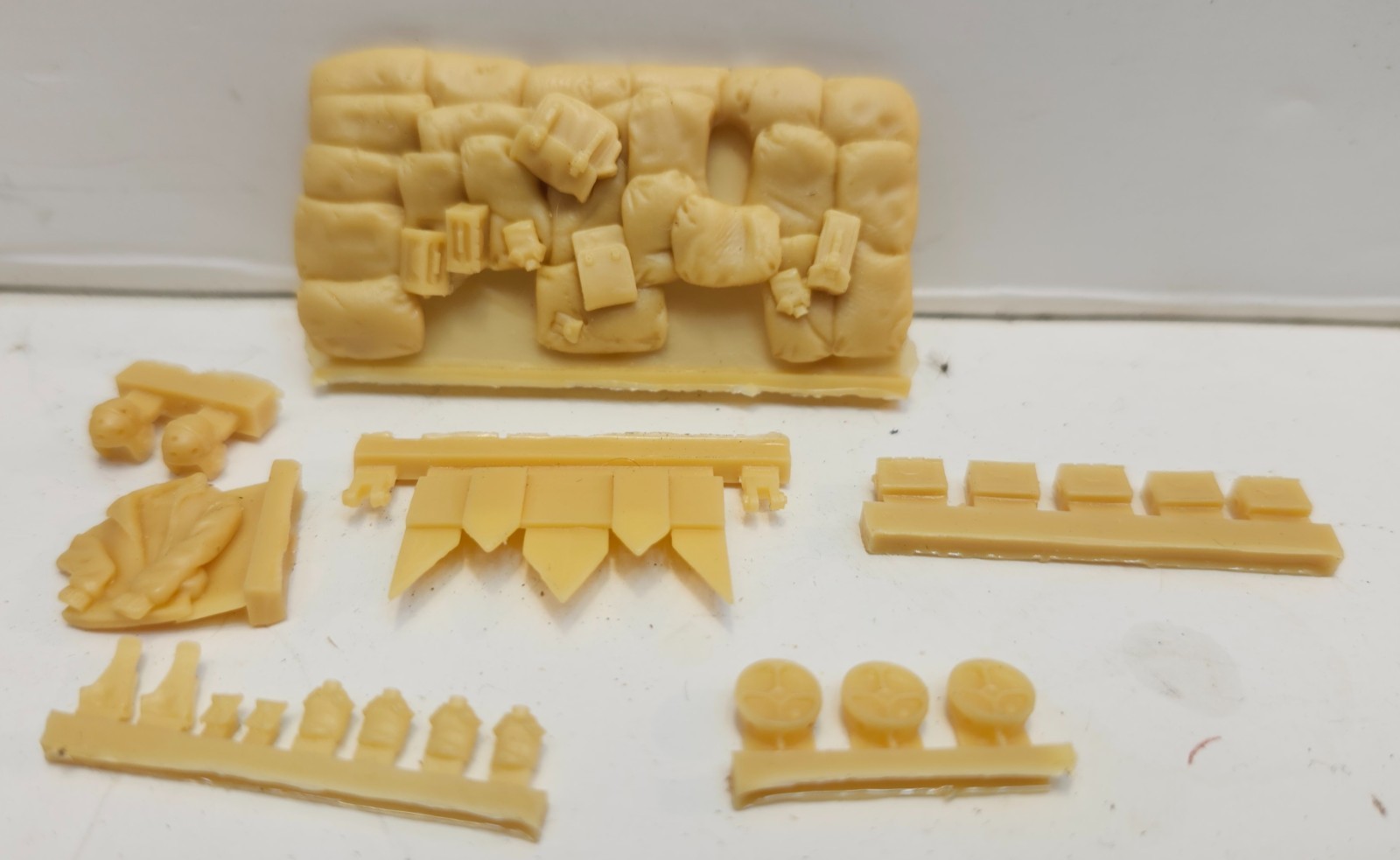 Resin 1/48 WWII US Army Sherman Tank Crew Model Diorama Hedge Cutter Sandbags