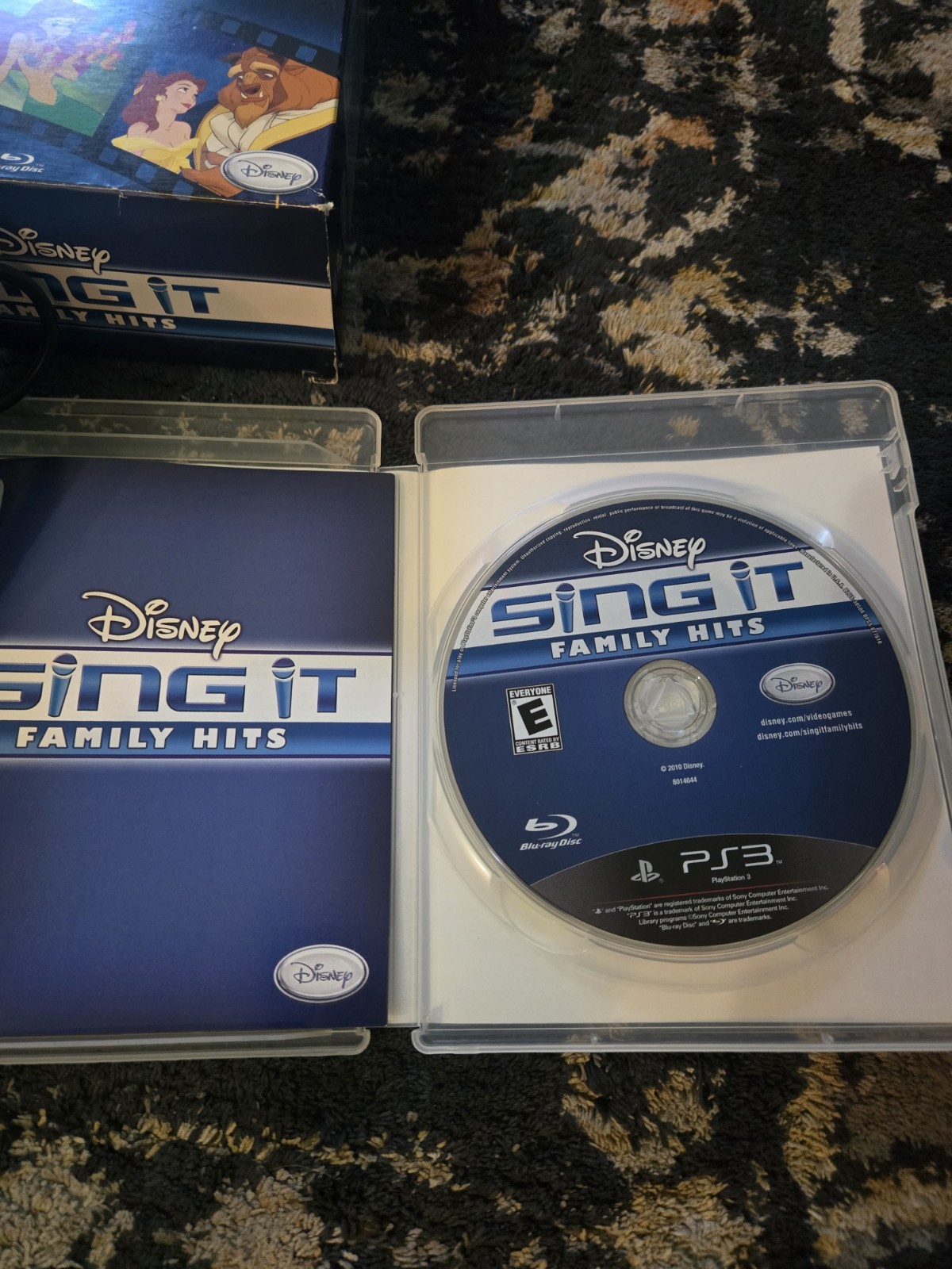 Disney Sing It Family Hits for PS3 with Logitech Microphone