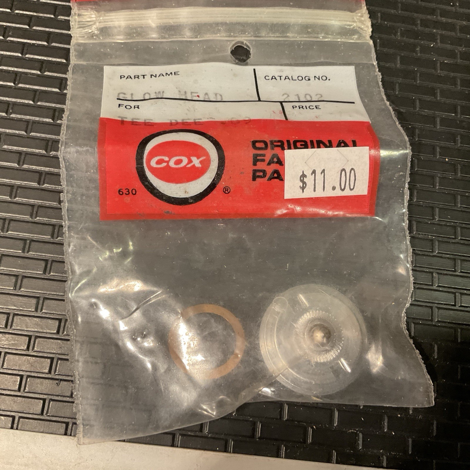 COX 2102 Glow Head - Cox Engine Thimble Drome