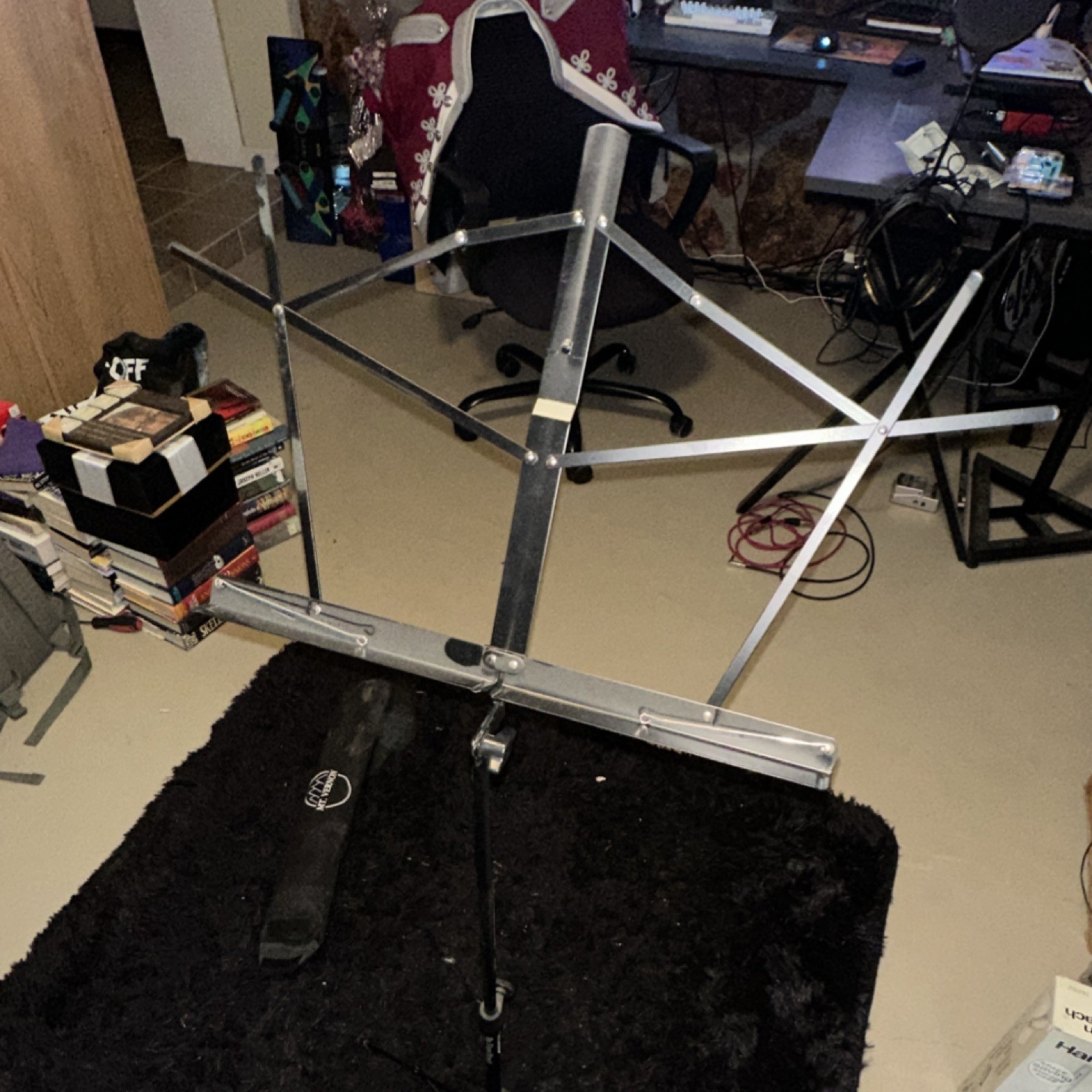 Mt. Vernon Foldable Portable Metal Sheet Music Stand with Carry Bag