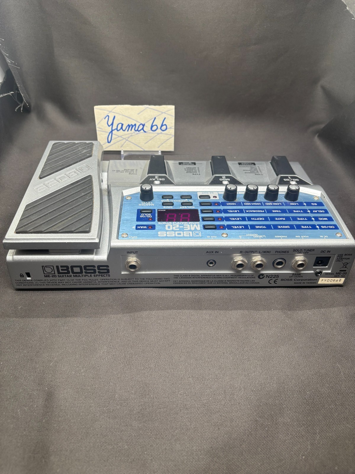 BOSS ME-20 guitar effects pedal Multi-Effects