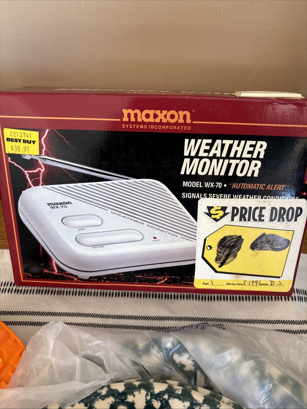 Brand New Maxon WX-70 Severe USA Weather Monitor AC or Battery Power