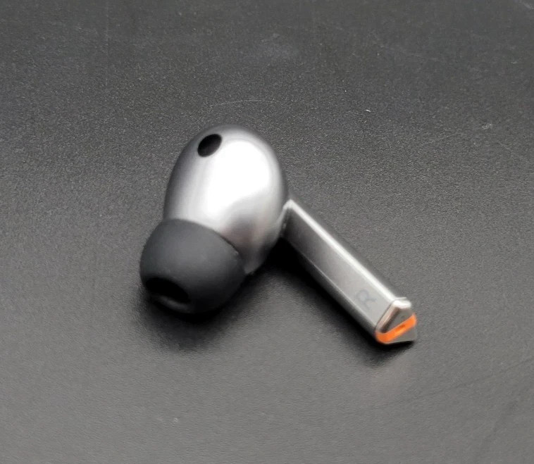 Original Samsung Galaxy Buds 3 PRO Wireless Earbud SM-R630 Silver - (Right Side)