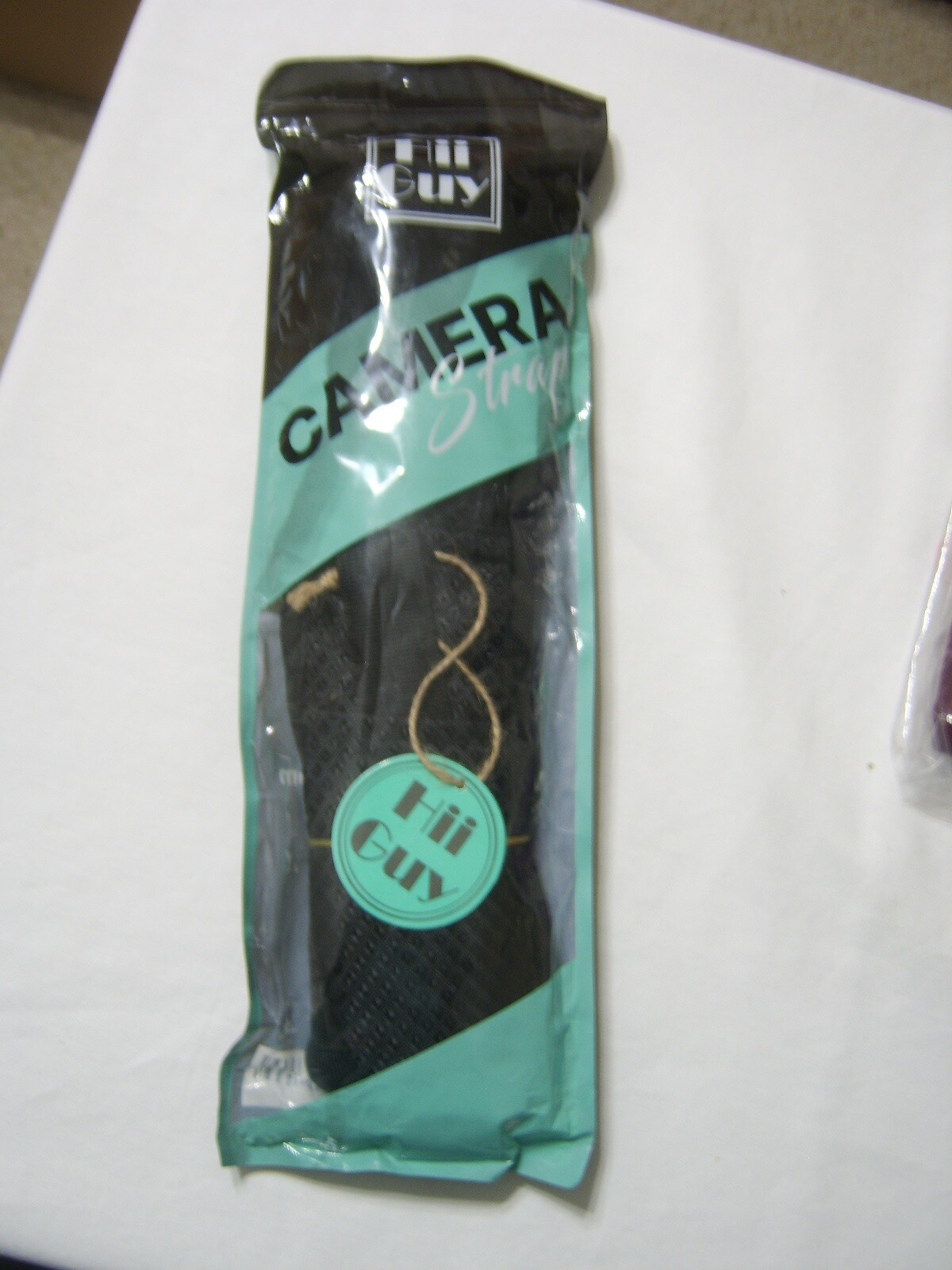 HIIGUY CAMERA STRAP, ADJUSTABLE/PADDED SLING NEW IN PACK W/ACCESSORIES B19-50