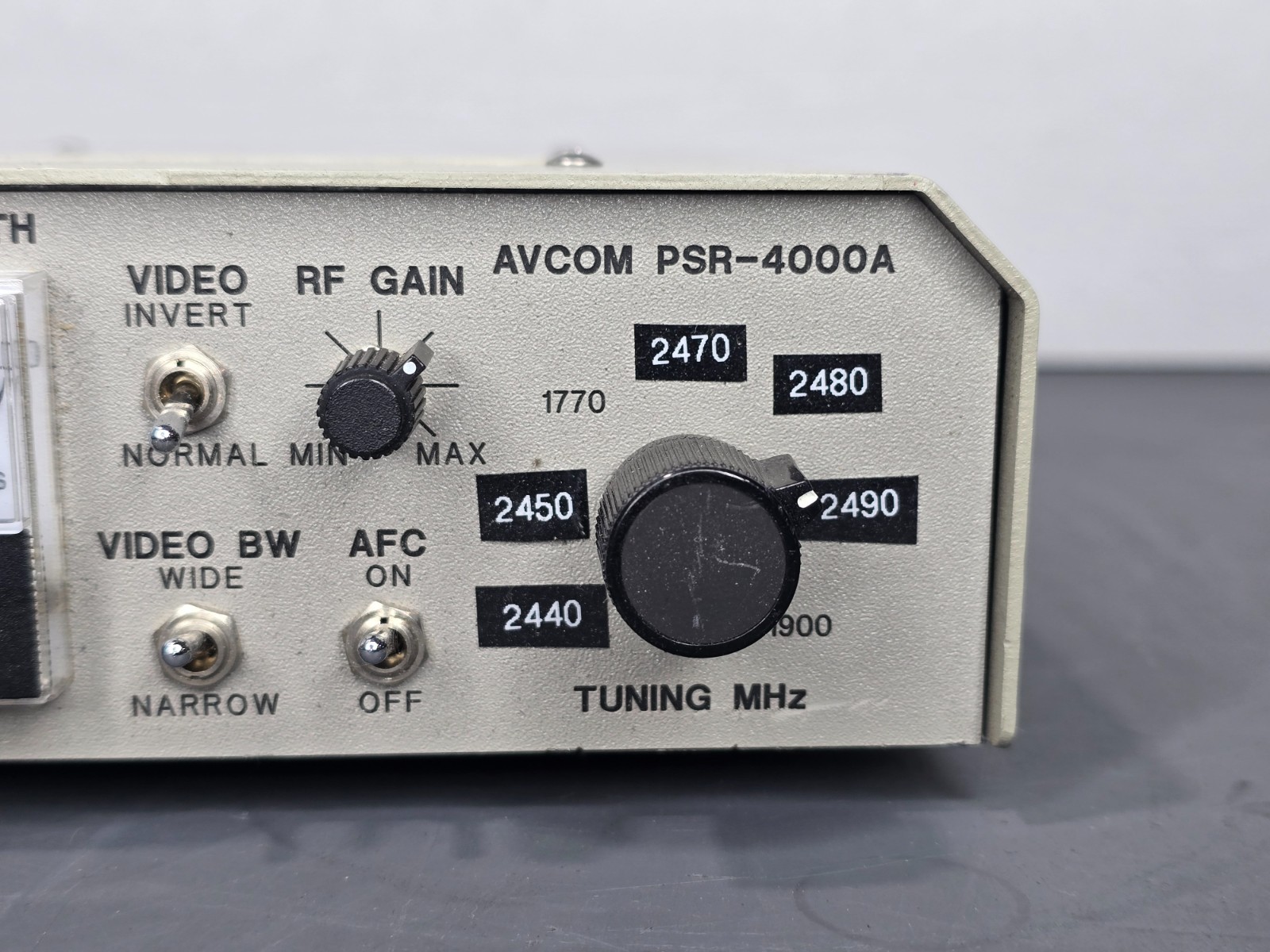 AVCOM PSR-4000A Portable Surveillance Receiver 12V DC Untested
