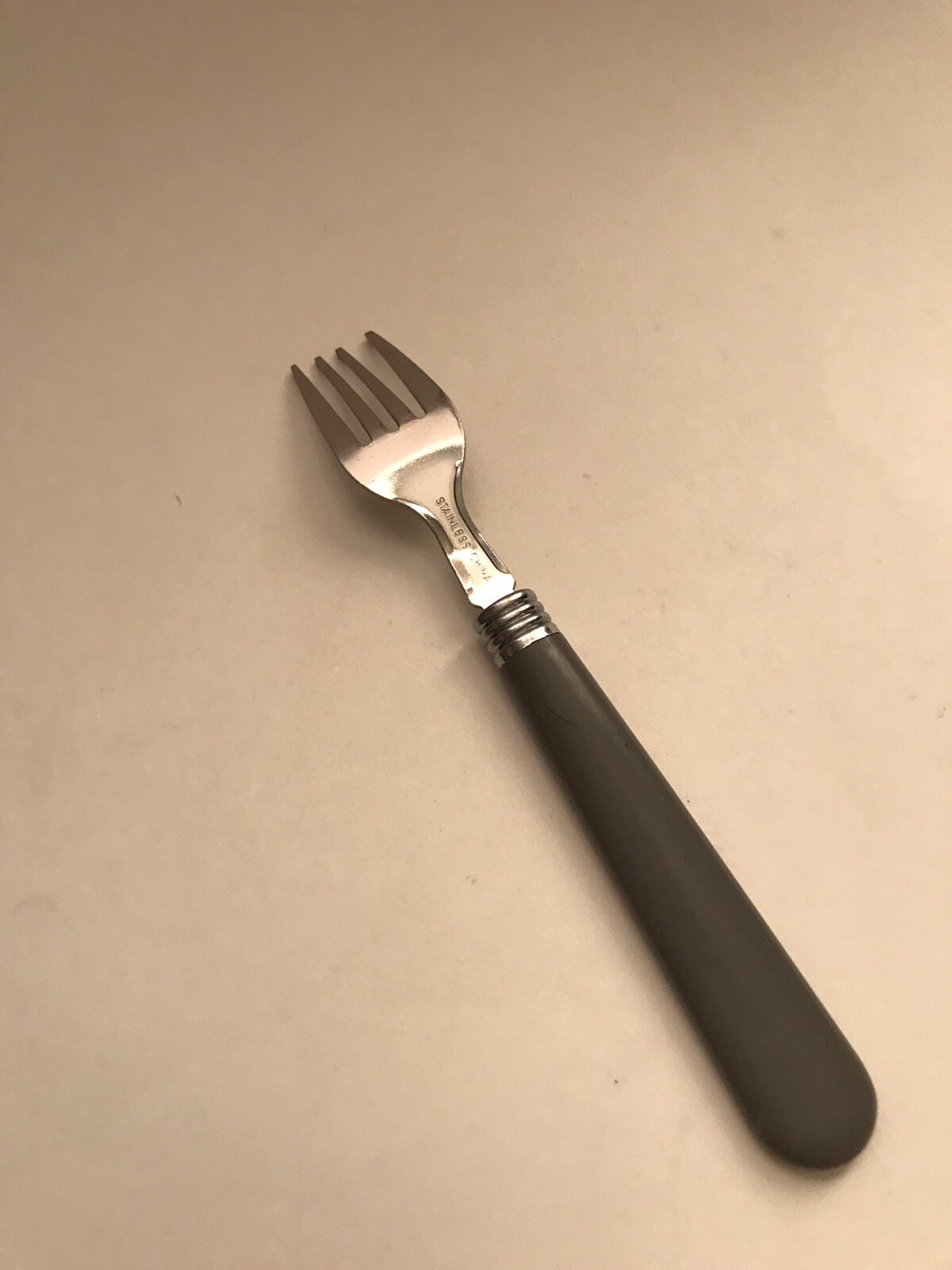 Gibson? Stainless GREY Plastic SALAD FORK 6 1/8” EUC