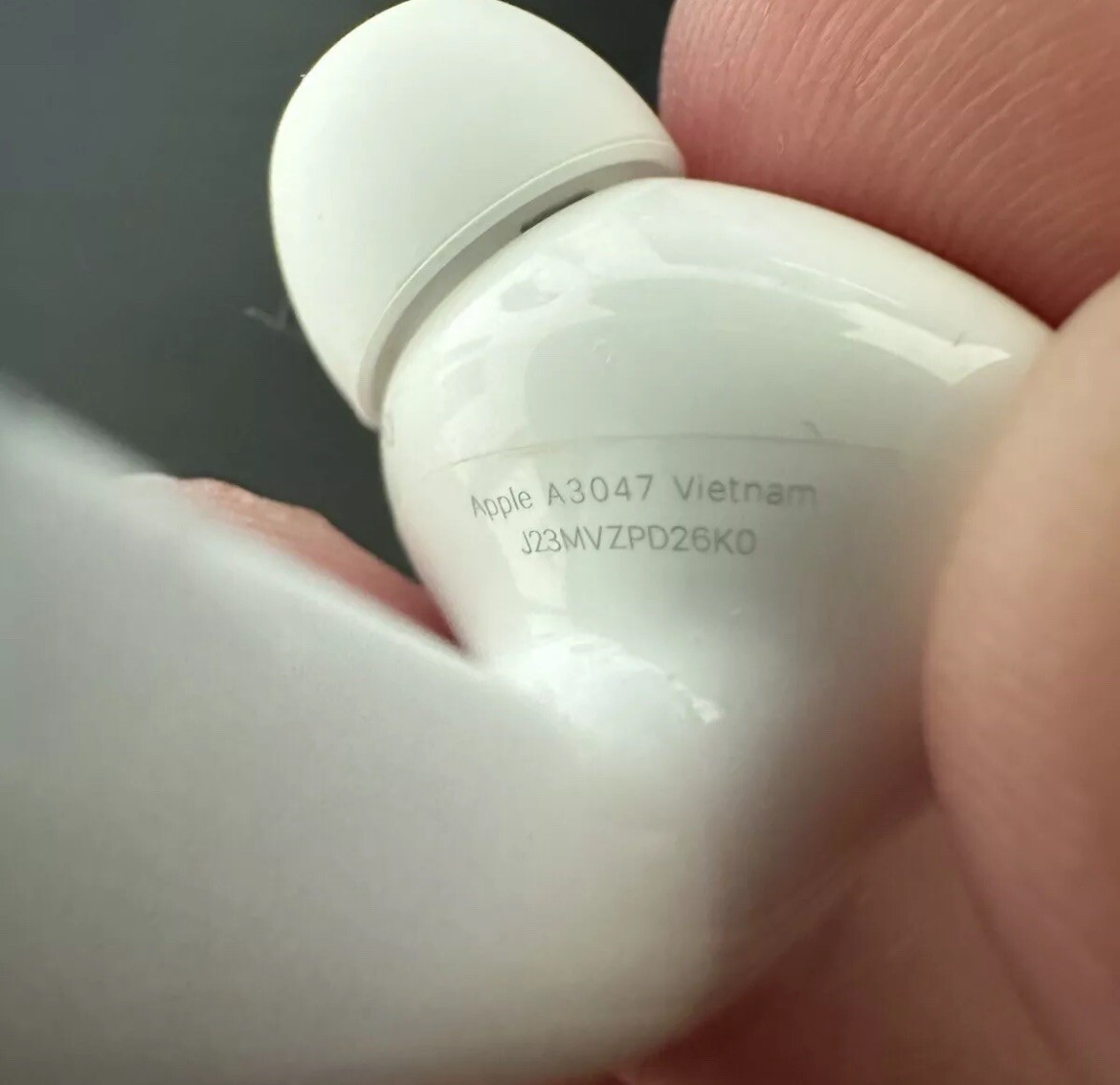 AirPods Pro 2nd Generation USB C Right Side AirPod Replacement A3047.