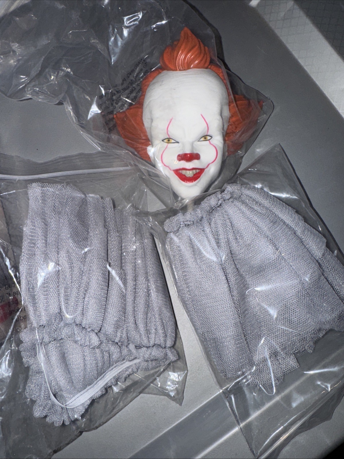 Pennywise Clown Pumpkin Push In Kit MISSING THE POMPOME / Box Damage