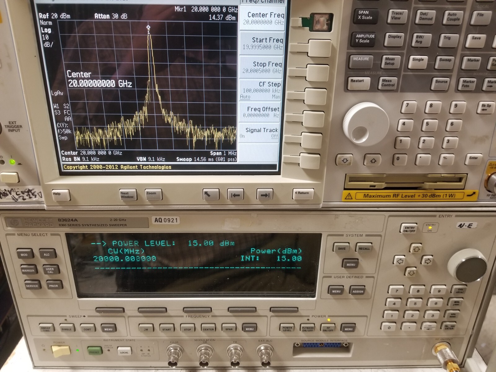 HP83624A High Power 20GHz RF Sweep Generator TESTED! +18dBm max 2-20GHz CW Synth