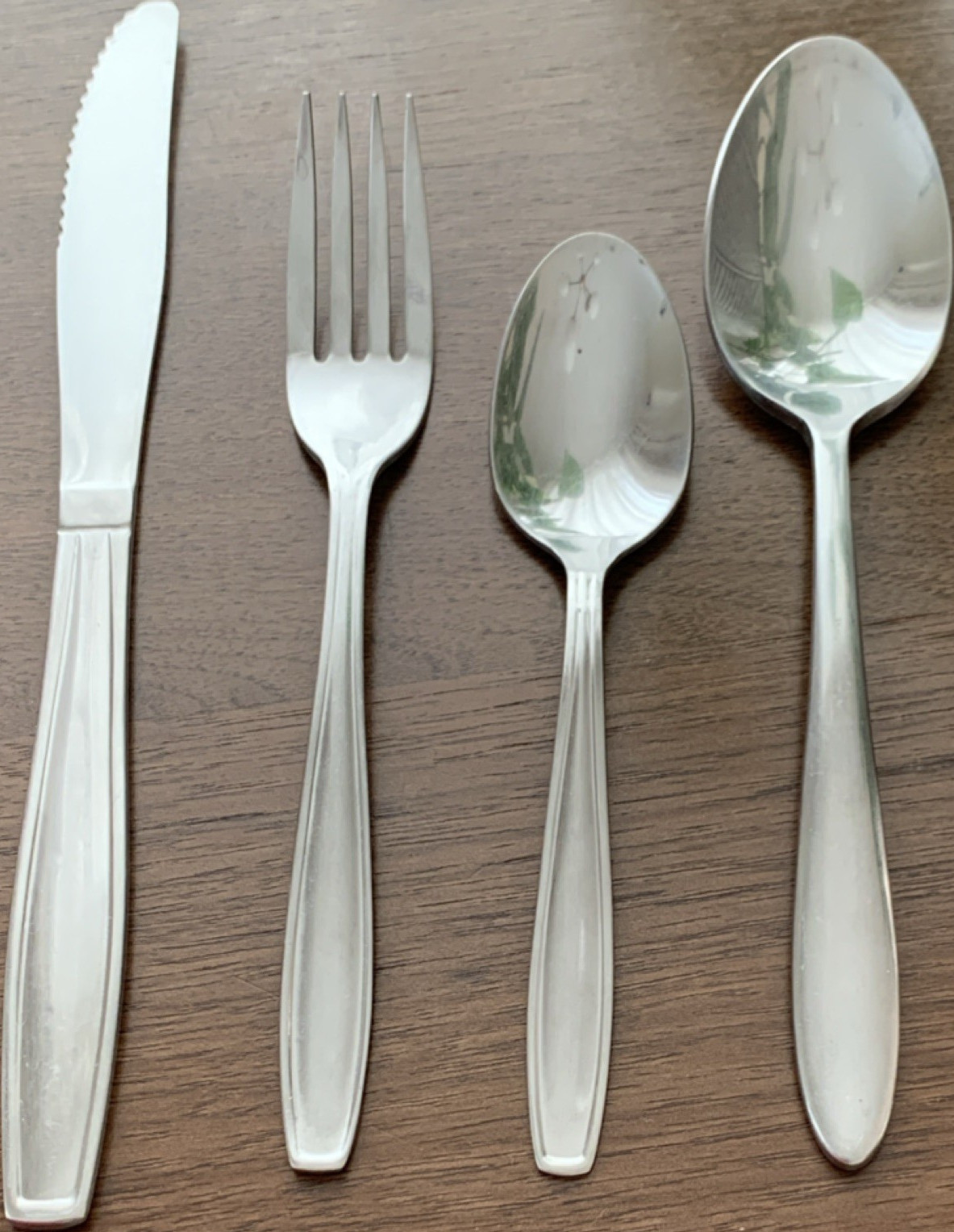 Oneida Craft Stainless Steel Flatware Set, 4 Pc Knife Fork Spoons Silver