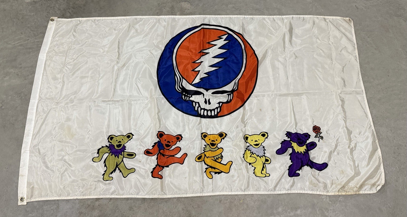 Vintage 90s Made In Taiwan Grateful Dead Large 3’x5’ Tapestry Flag Dancing Bears