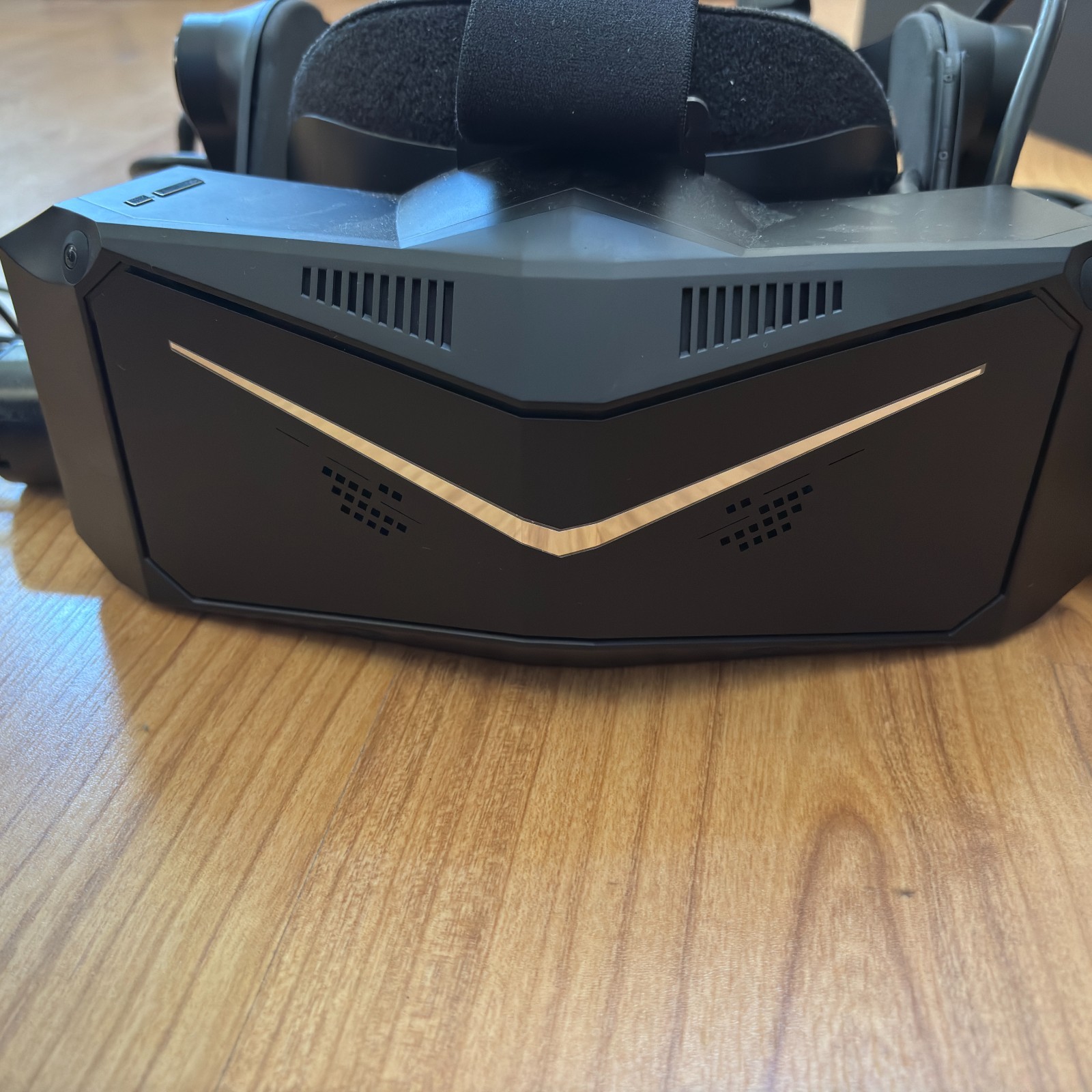 Pimax Crystal Light with controller