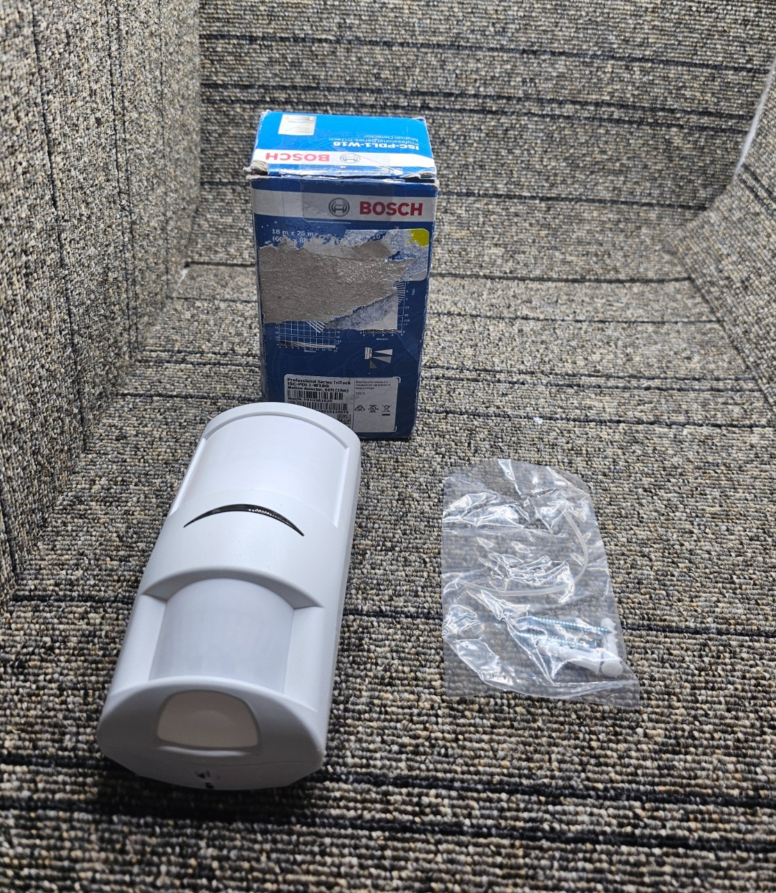 Bosch ISC-PDL1-W18G Professional Series TriTech Motion Sensor PIR Microwave, 60'