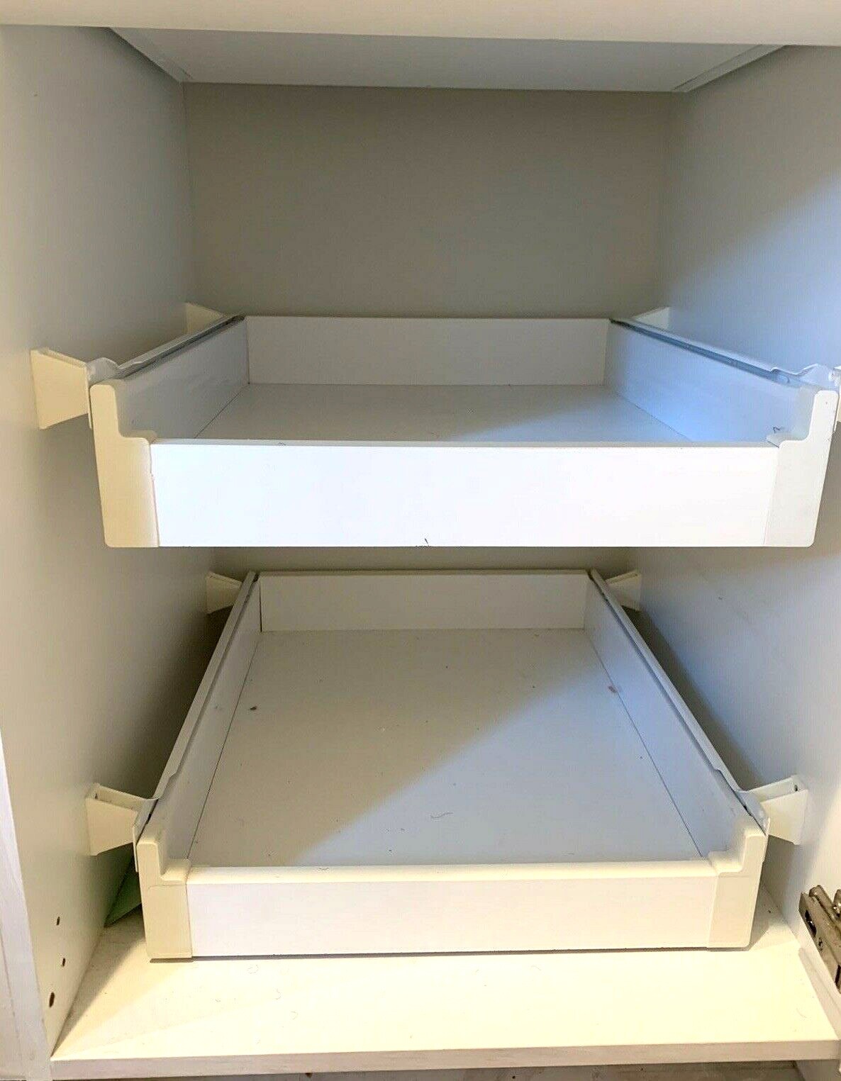 15 " WHITE PULLOUT SHELF X 21" CABINET-INSIDE DM:15"x 20"x 3.5'- 1 PULLOUT ONLY