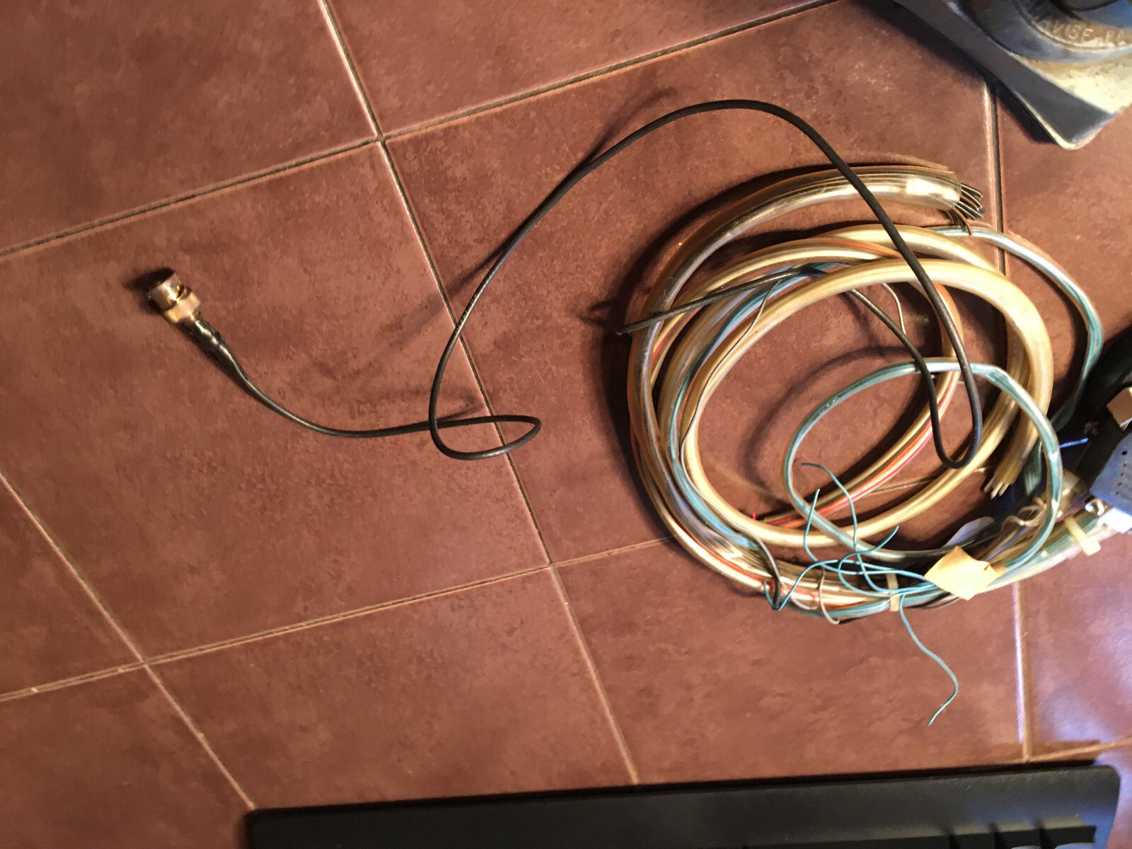 King KNR-634 connectors with wires