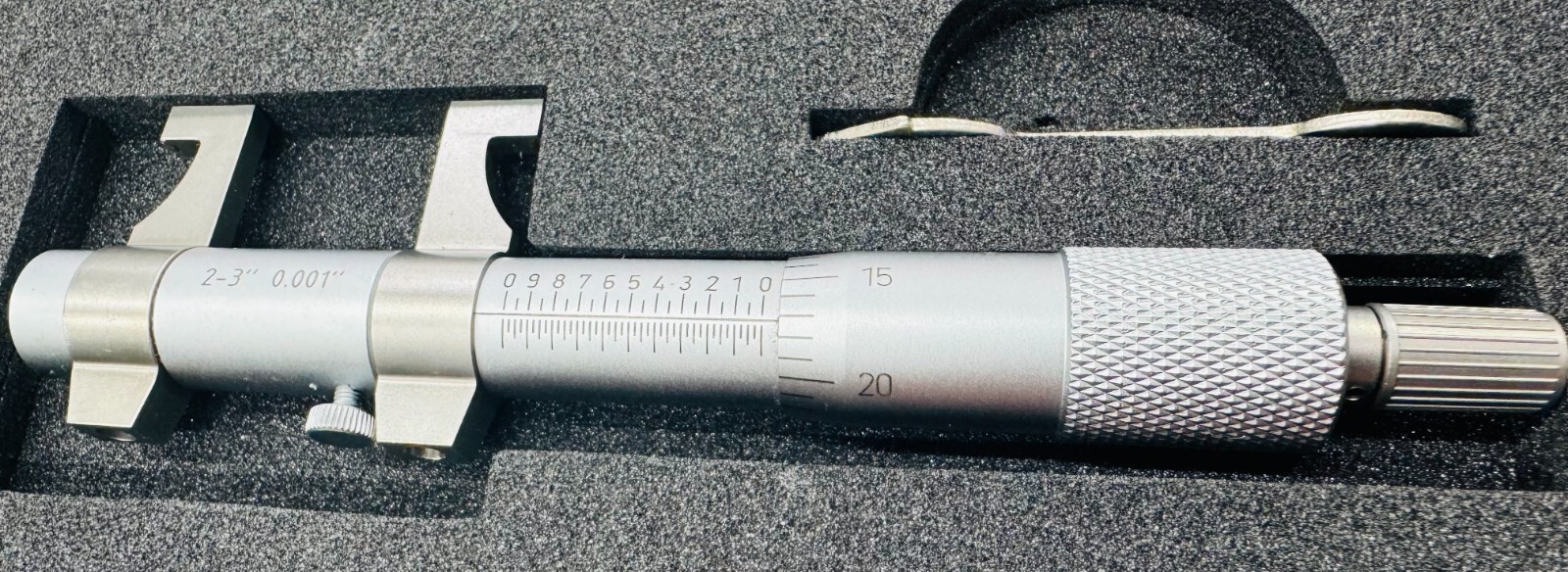 Insize INSIDE MICROMETER, 2-3", graduation .001" (3220-3)