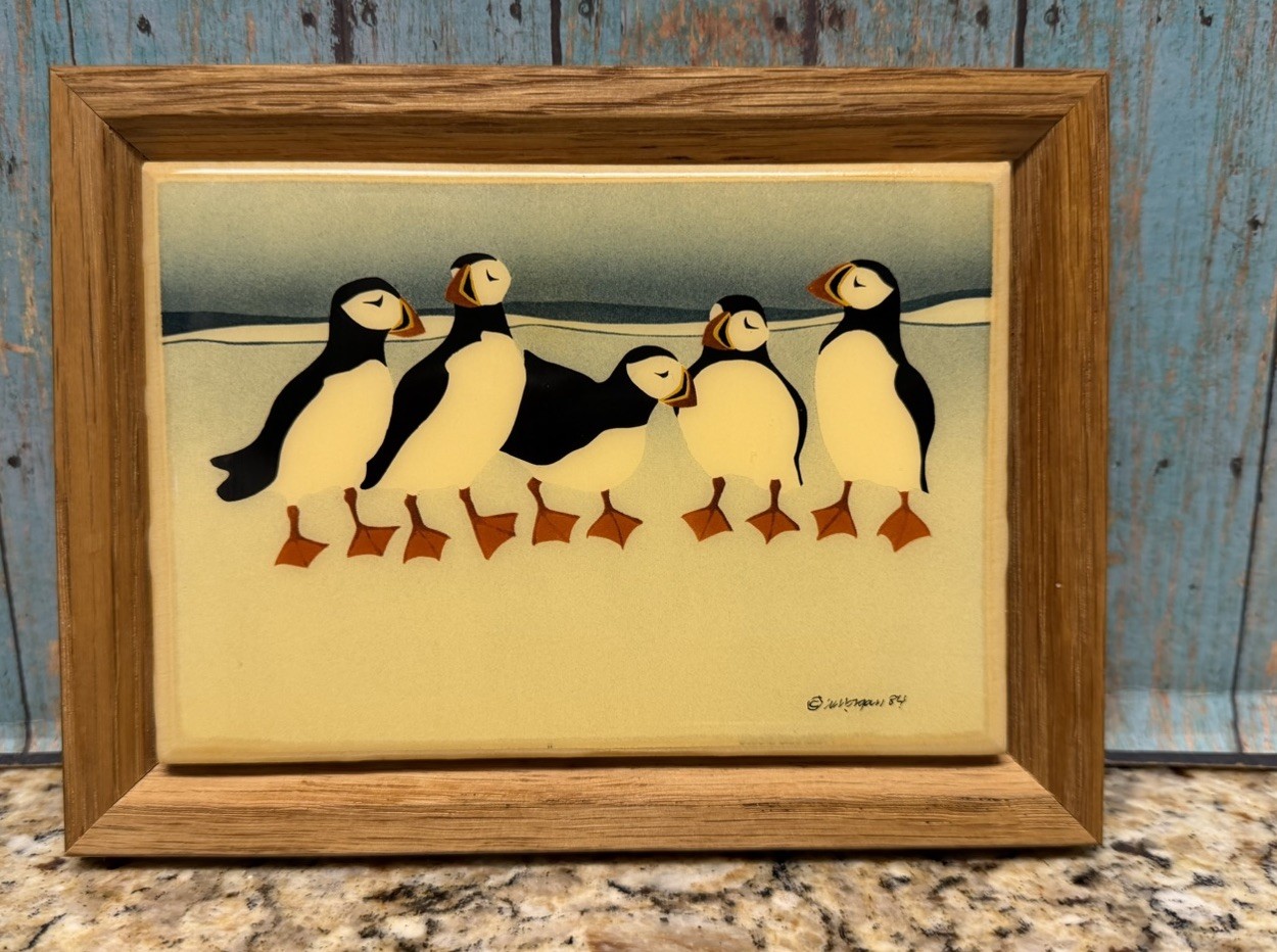1984 Vintage WOBBIGAN Small PUFFIN BIRDS Framed Ceramic Tile 5 x 7 New