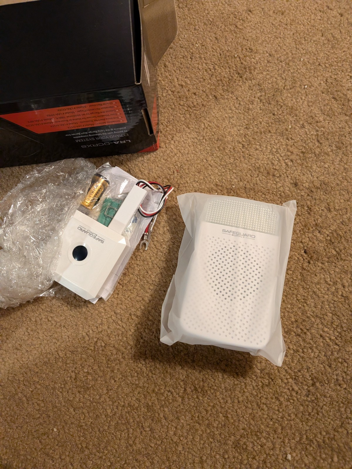 Doorbell Extender Kit - Safeguard Supply LRA-EX1000S NEW + 2 Extra Strobe Lights
