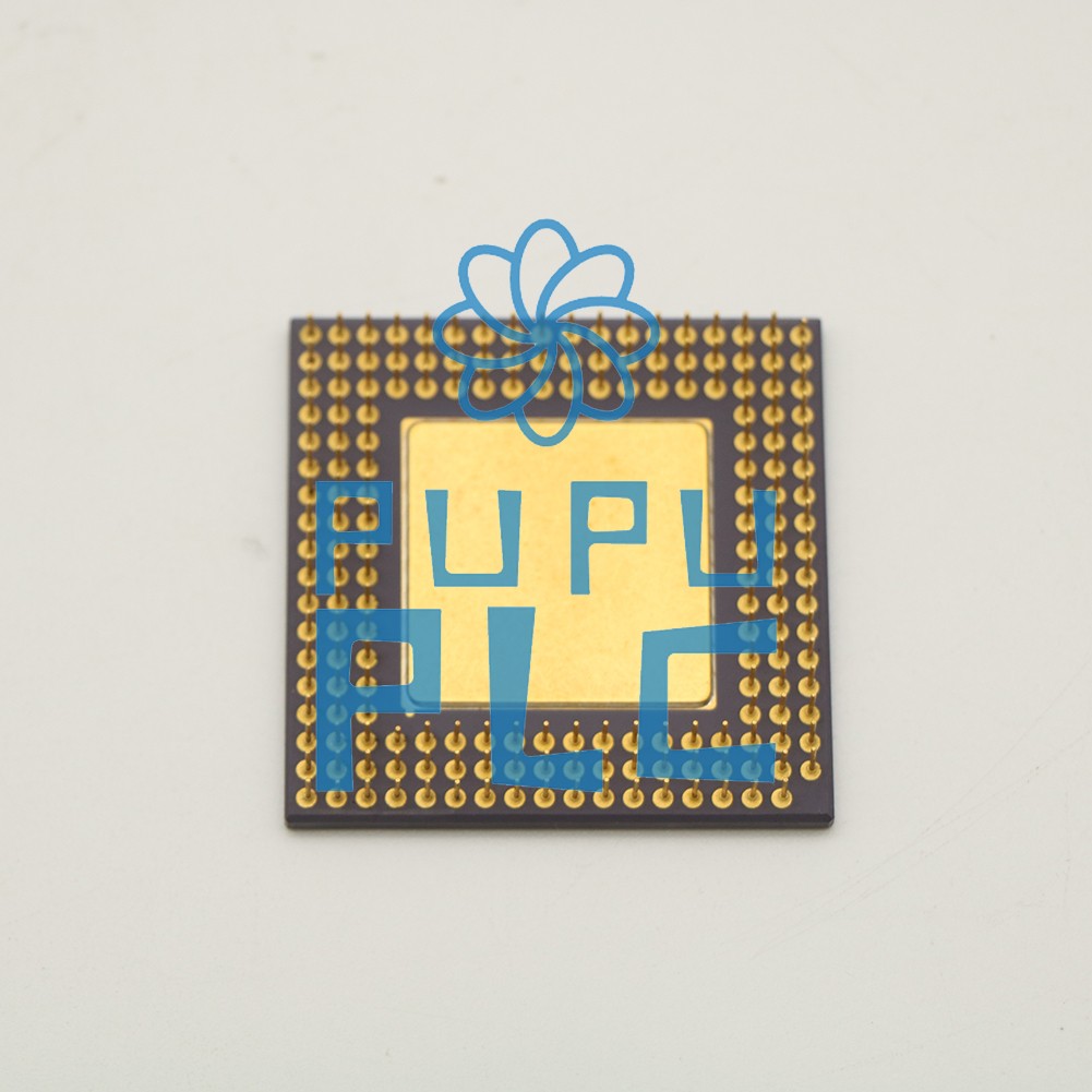 New MOTOROLA MC68040RC33 Microprocessor