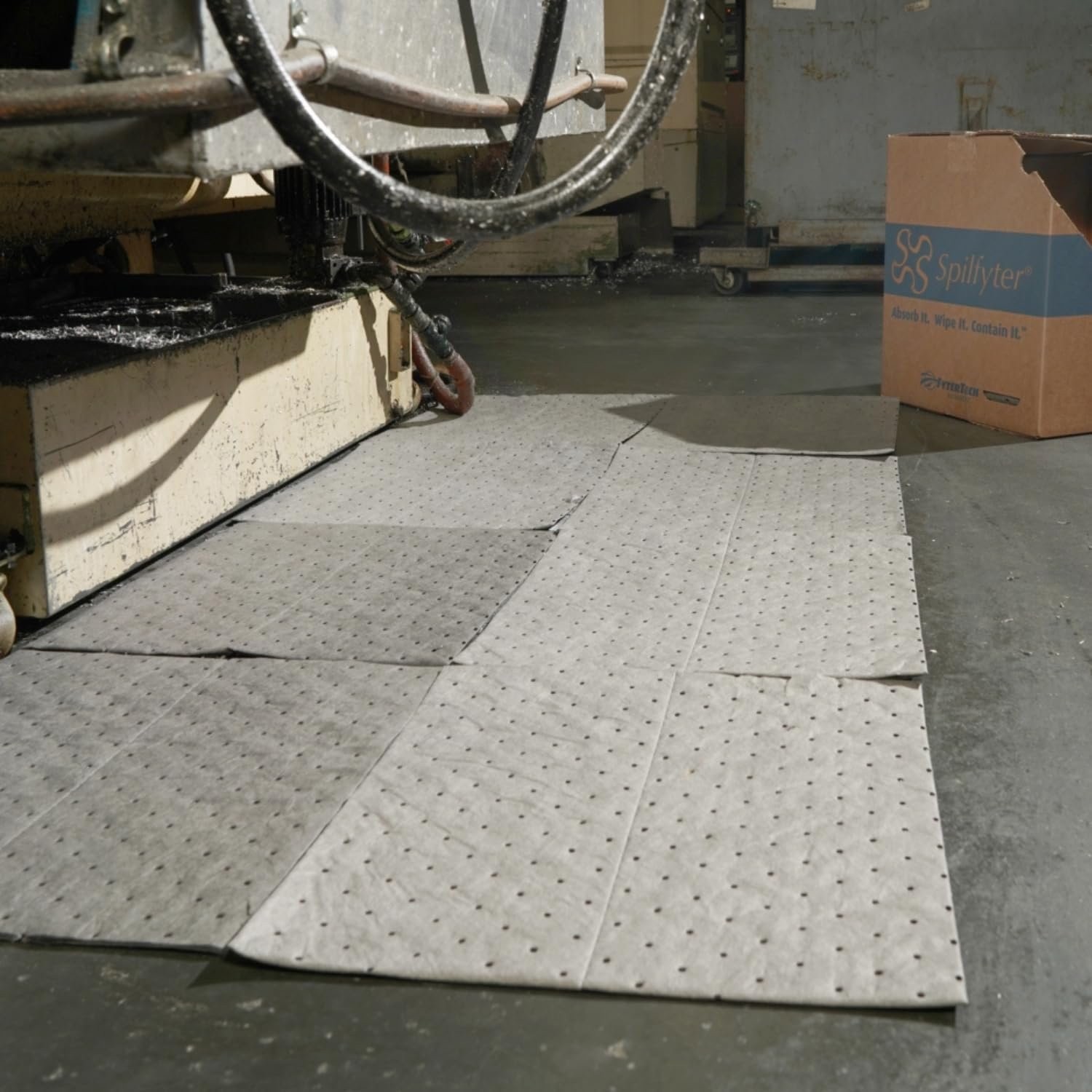 Spilfyter Universal Light Duty Absorbent Pads for Quick Tasks | 16" x 18",...