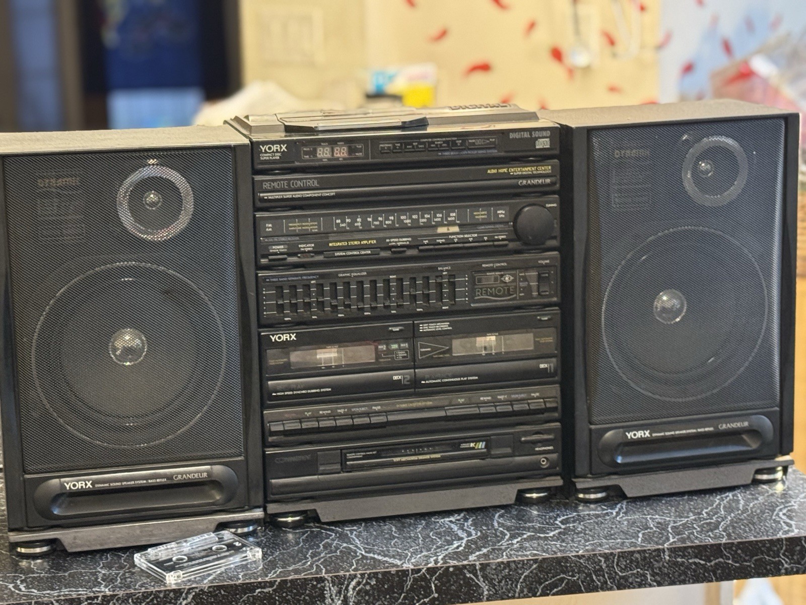 York Model 2315 audio home entertainment system with speakers