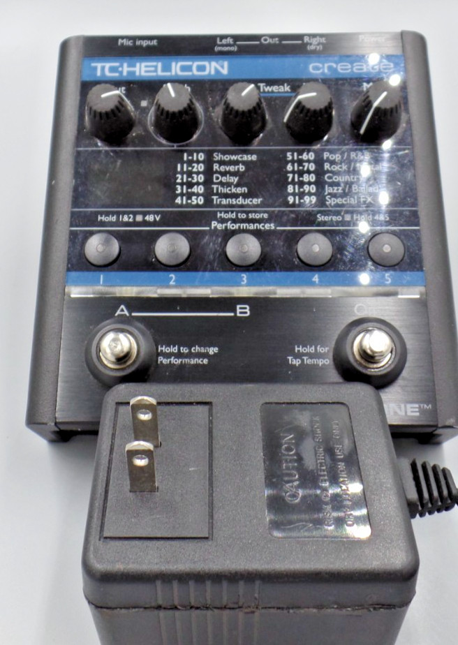 TC HELICON VOICETONE CREATE effect pedal