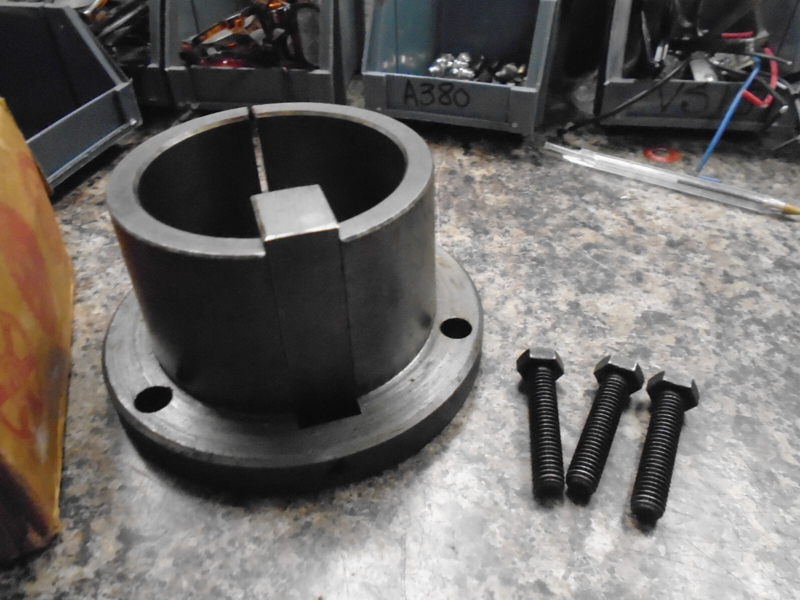 BROWNING R1 3-3/16 SPLIT TAPER BUSHING A105