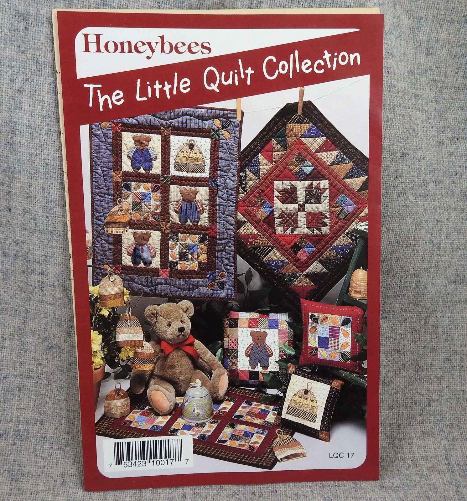 Honeybees The Little Quilt Collection Pattern quilts pillows wallhangings Uncut