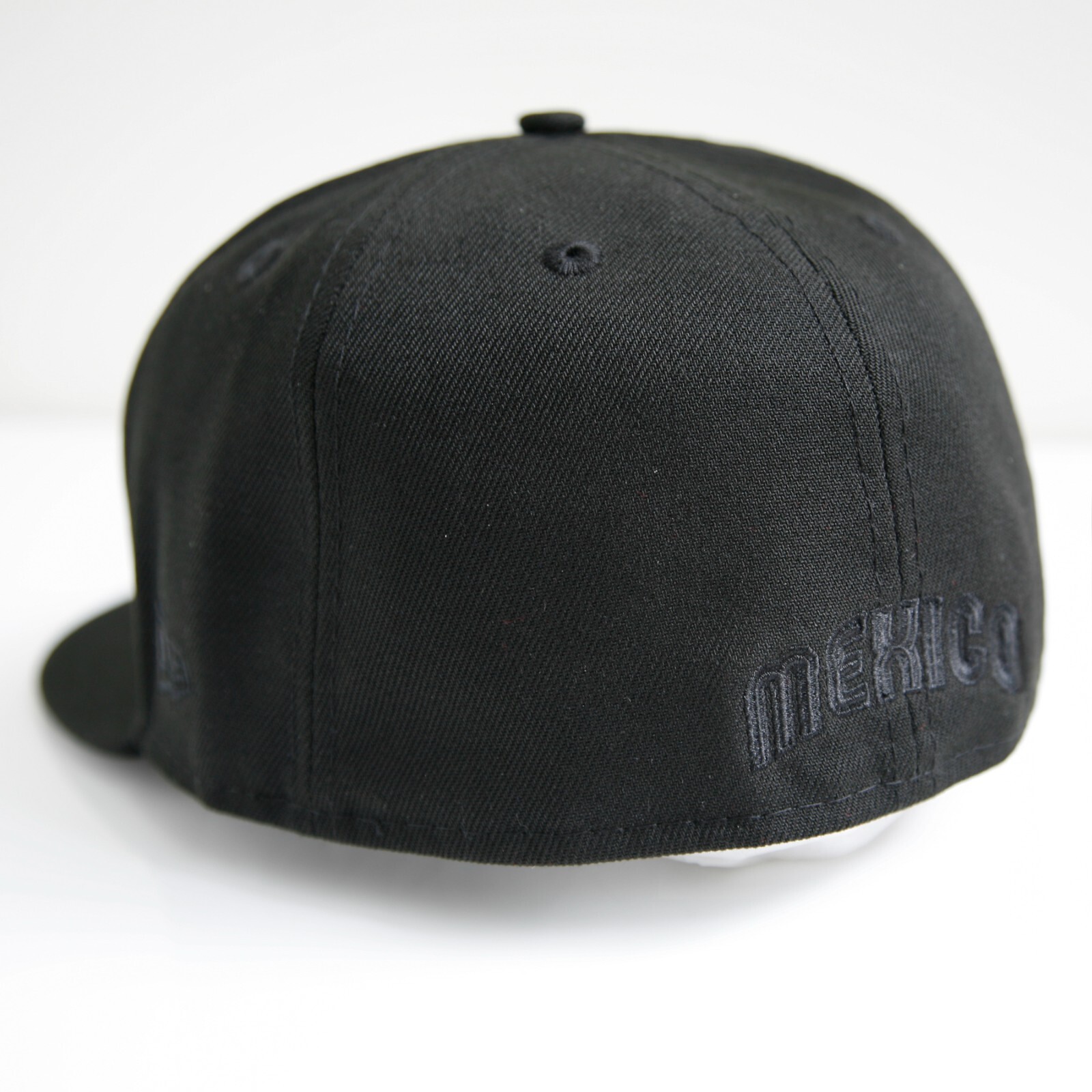 New Era Mexico 59Fifty Men's Fitted Hat World Baseball Limited-Edition Black