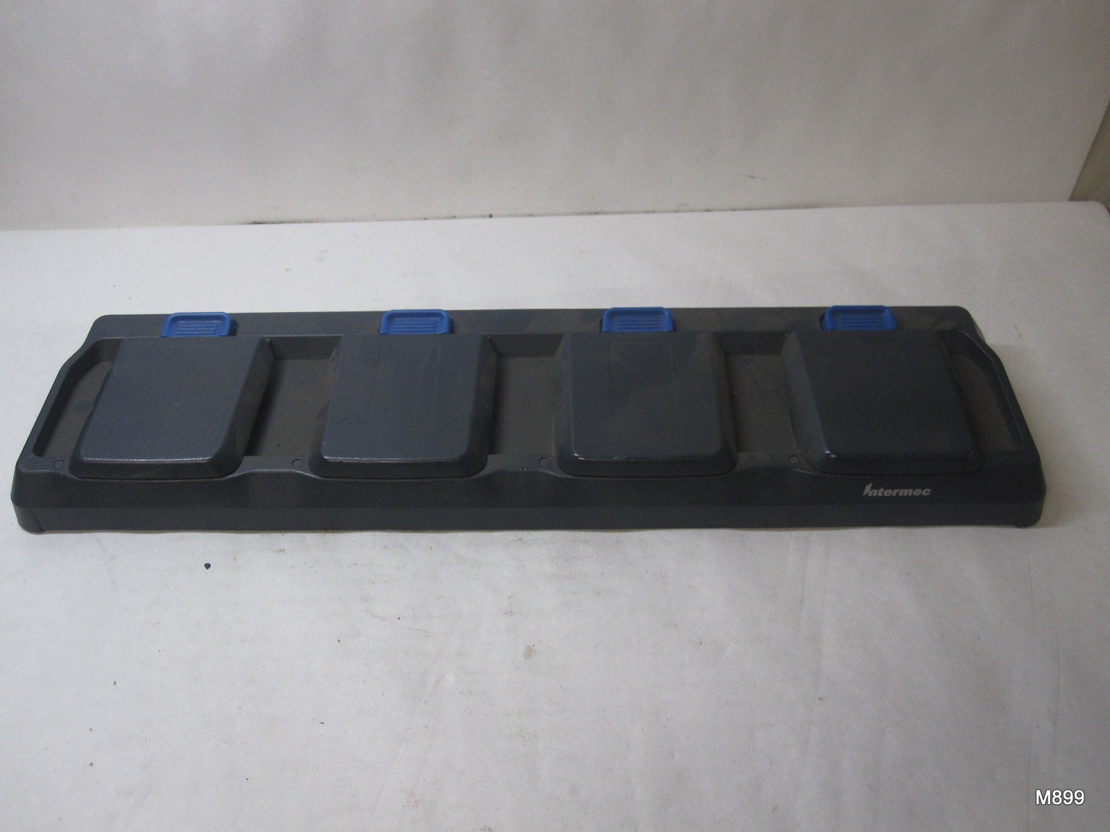 Intermec 852-068-011 AC21 Quad Battery Charger With Four Batteries