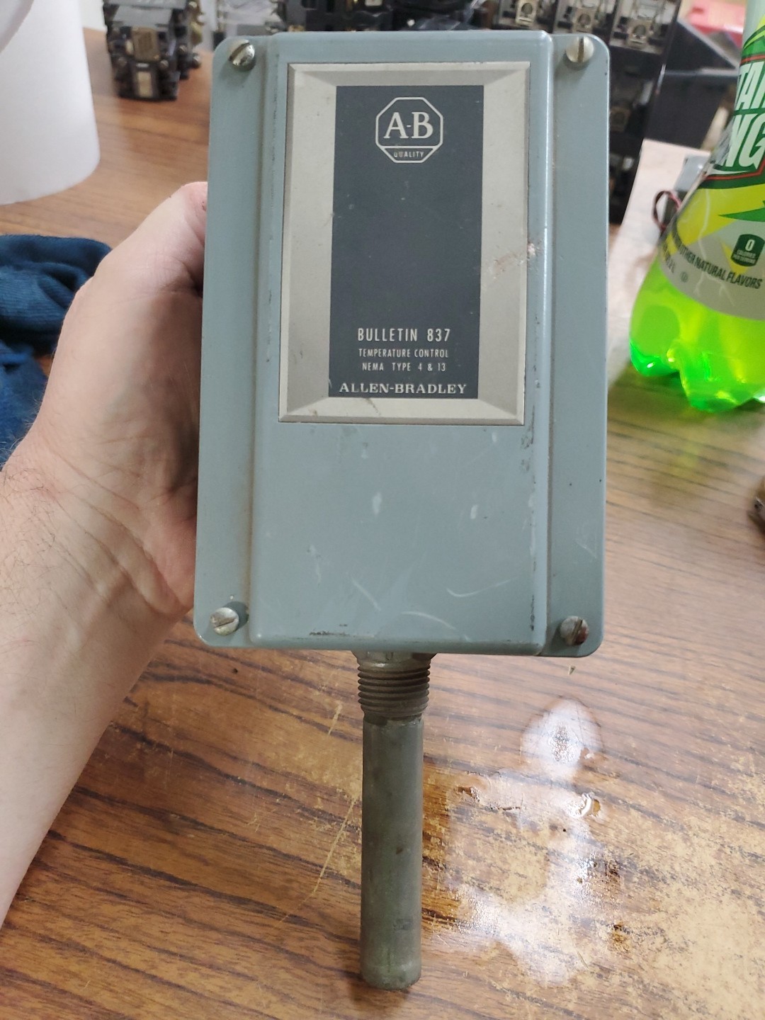 ALLEN BRADLEY BULLETIN 837 TEMPERATURE SWITCH (CT2)