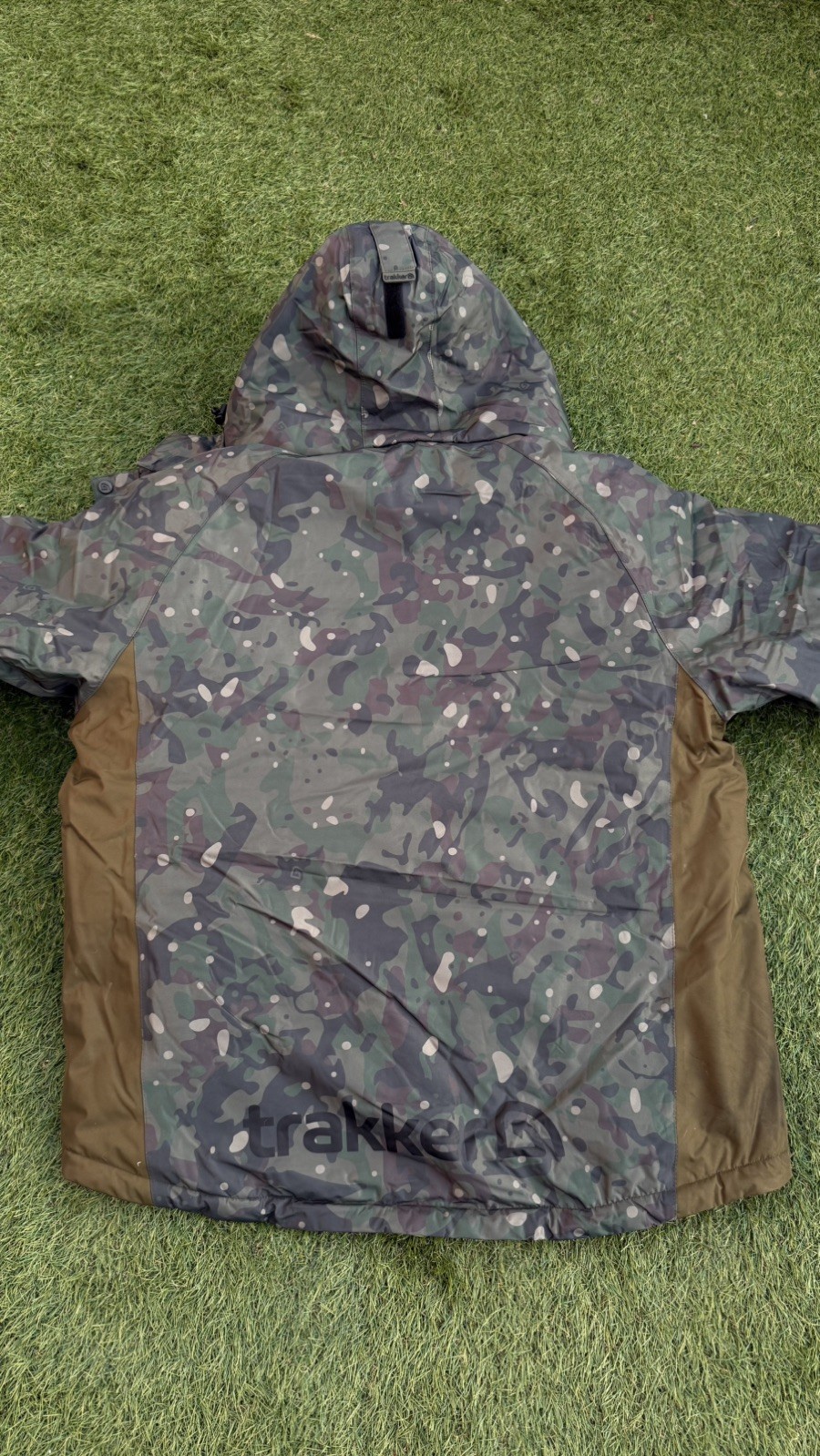 Trakker CR Camo 3 Piece Suit Jacket Fleece Bib and Brace Size Large Carp Fishing