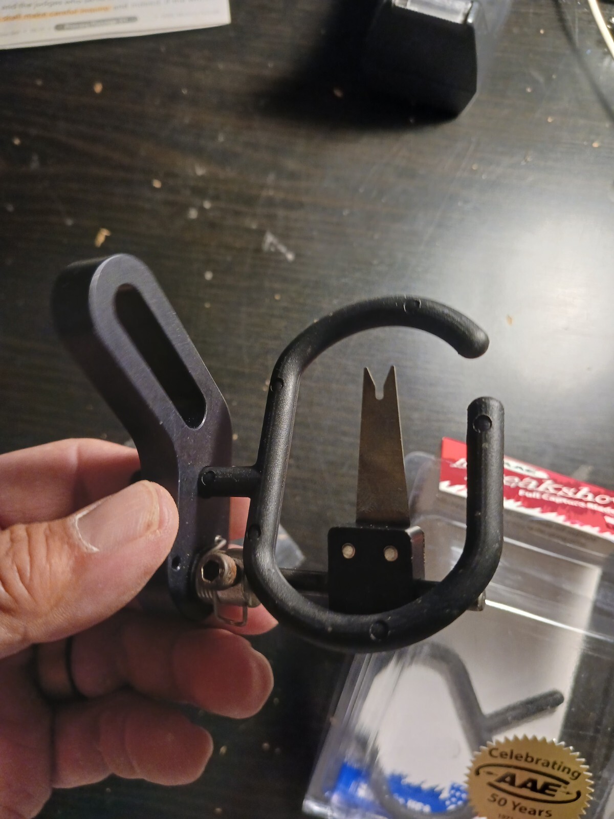 AAE Lil’ Freakshow Full Capture Blade Rest RH