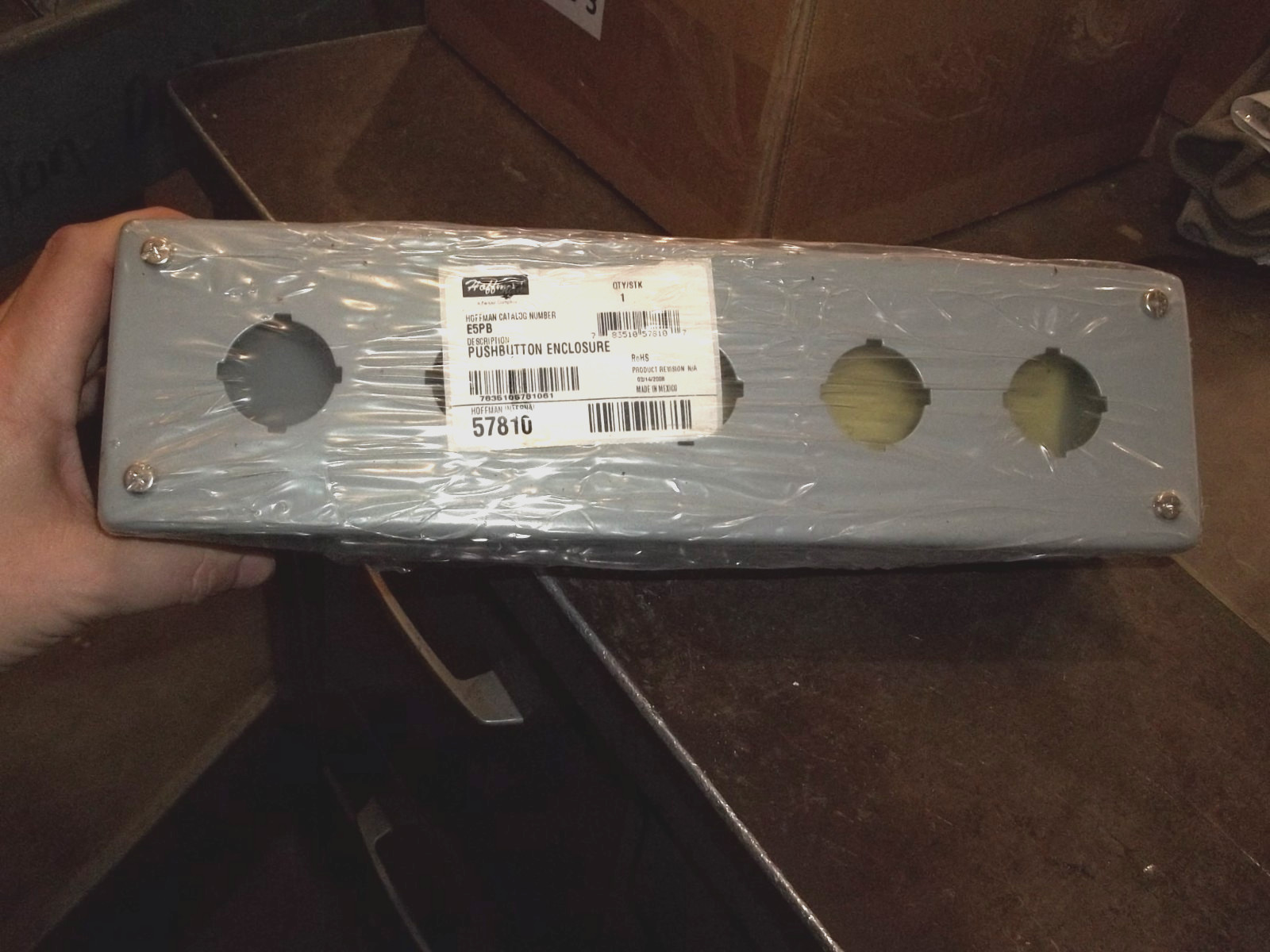 NEW IN PKG HOFFMAN E5PB PUSHBUTTON ENCLOSURE (837)