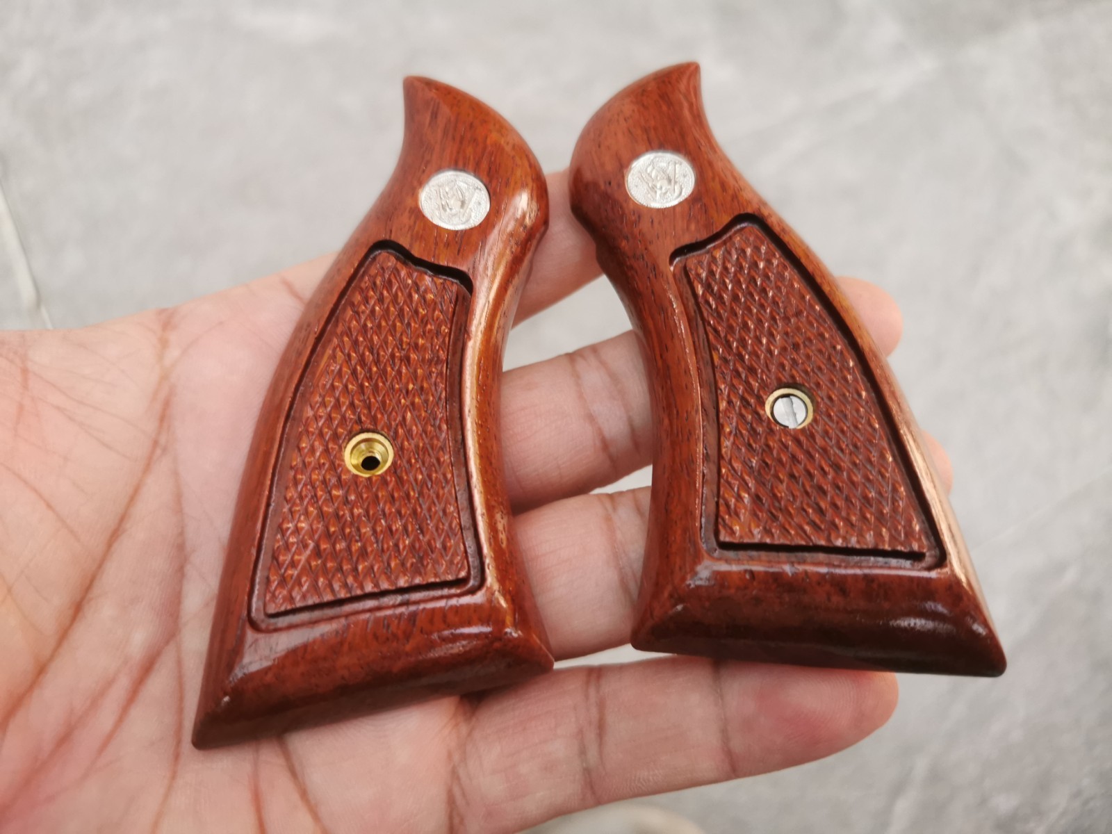 RETRO MAGNA GRIPS FOR S&W K/L FRAME SQUARE BUTT SMITH & WESSON # RANDOM 3