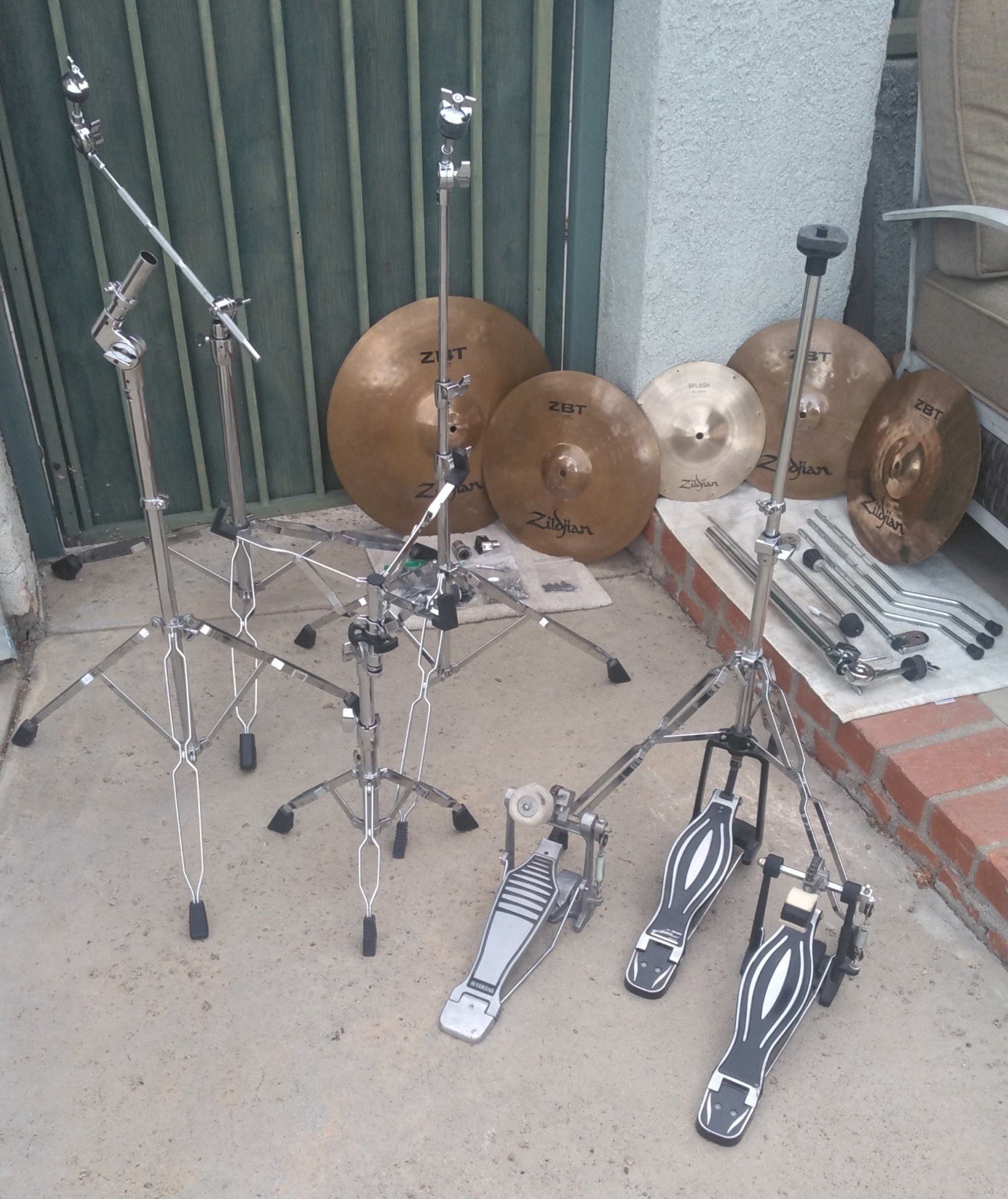 Zildjian ZBT Rock Cymbals Set Sound Percussion Stands 3 Floor Pedals + Parts